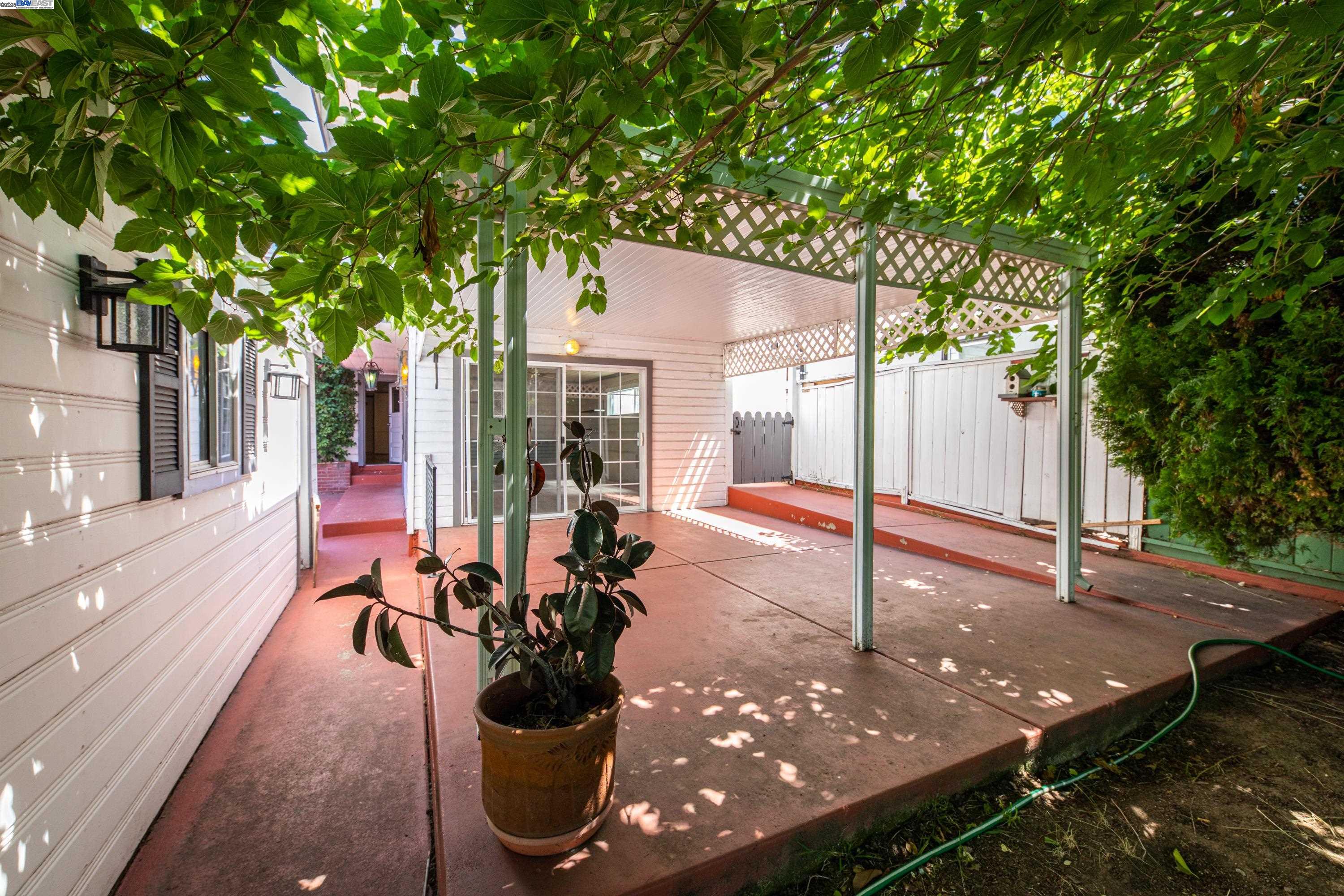 Detail Gallery Image 35 of 42 For 4545 Tompkins Ave, Oakland,  CA 94619 - 3 Beds | 2 Baths
