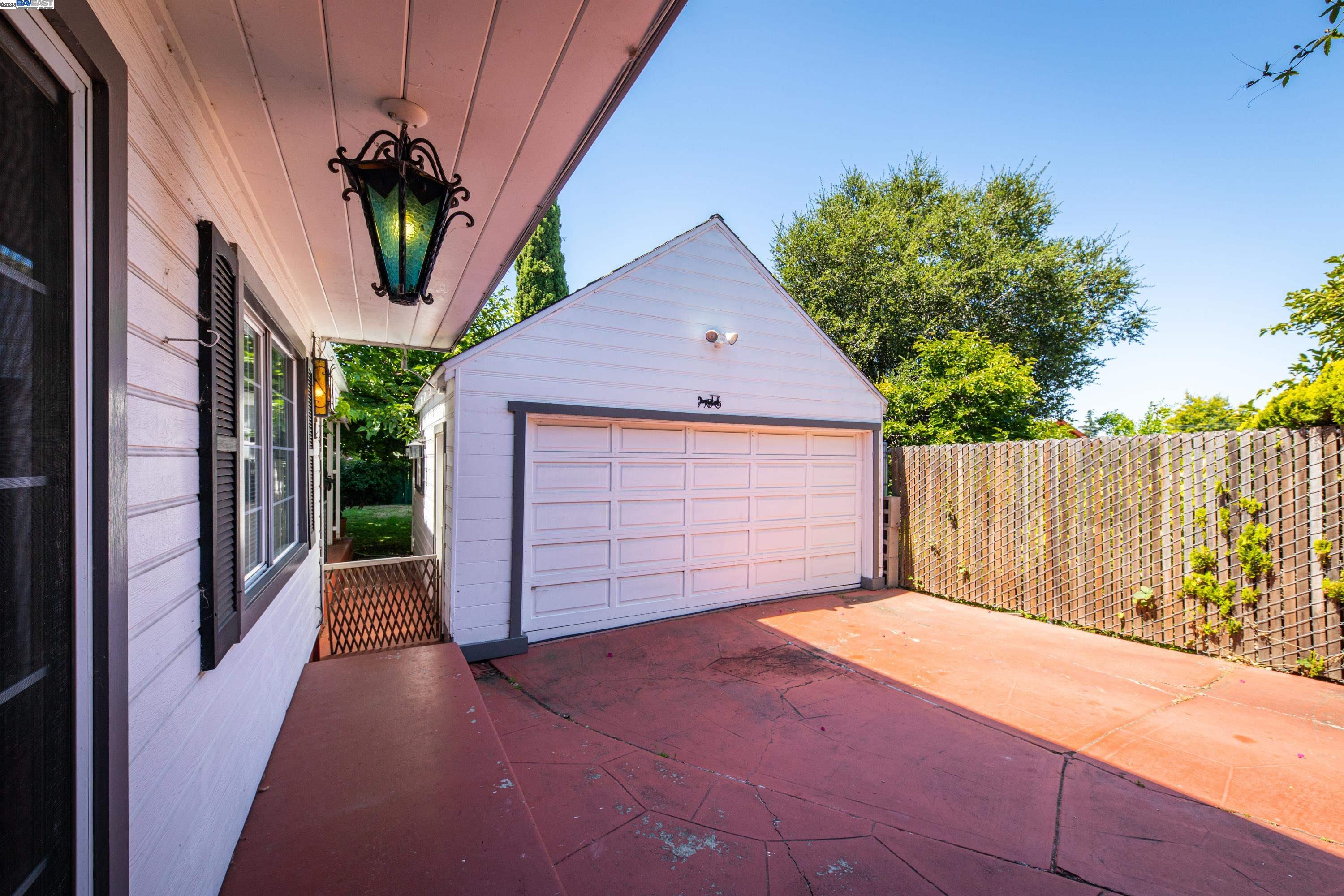 Detail Gallery Image 41 of 42 For 4545 Tompkins Ave, Oakland,  CA 94619 - 3 Beds | 2 Baths