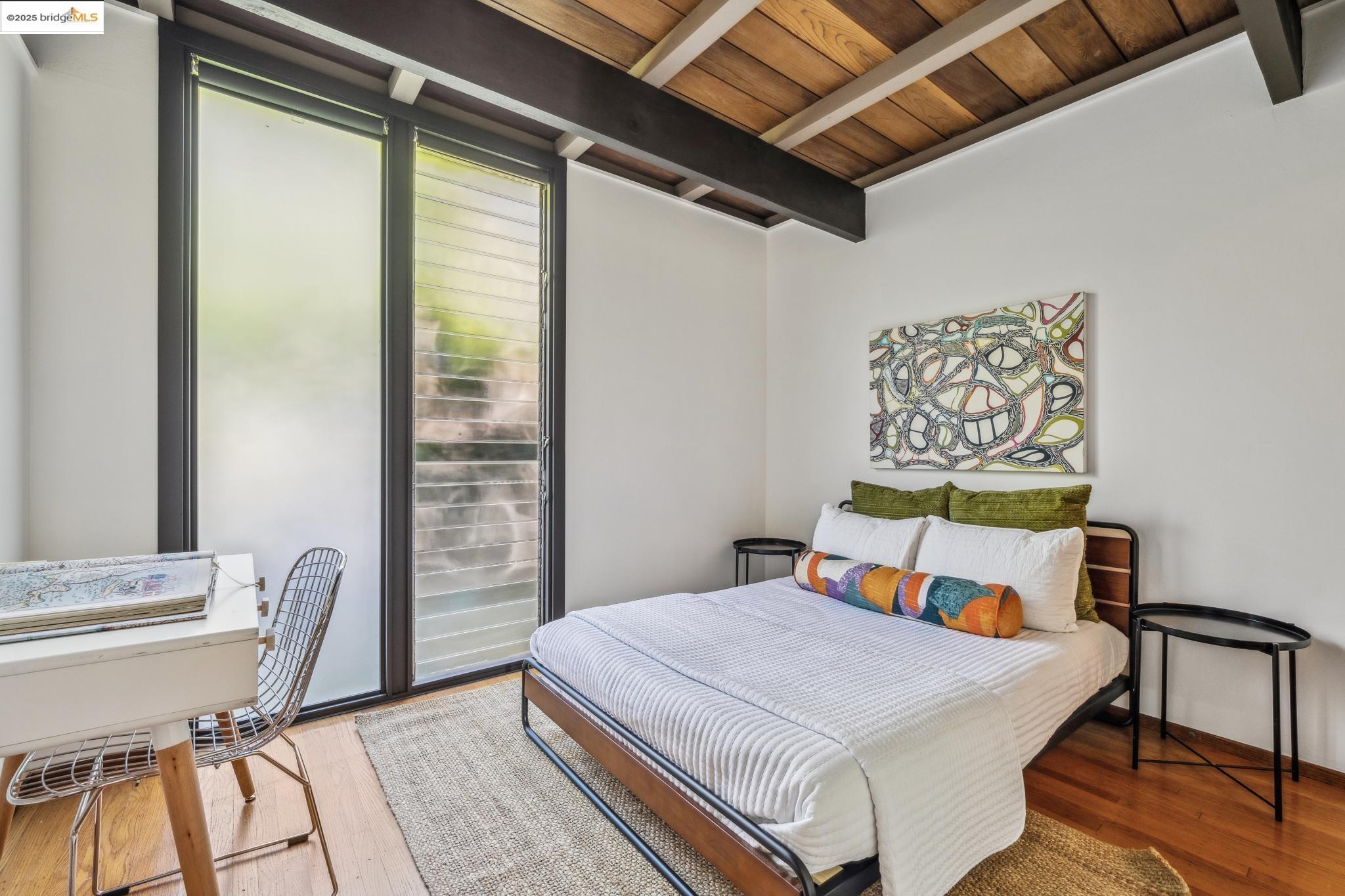 Detail Gallery Image 23 of 34 For 5855 Chelton Dr, Oakland,  CA 94611 - 2 Beds | 1 Baths