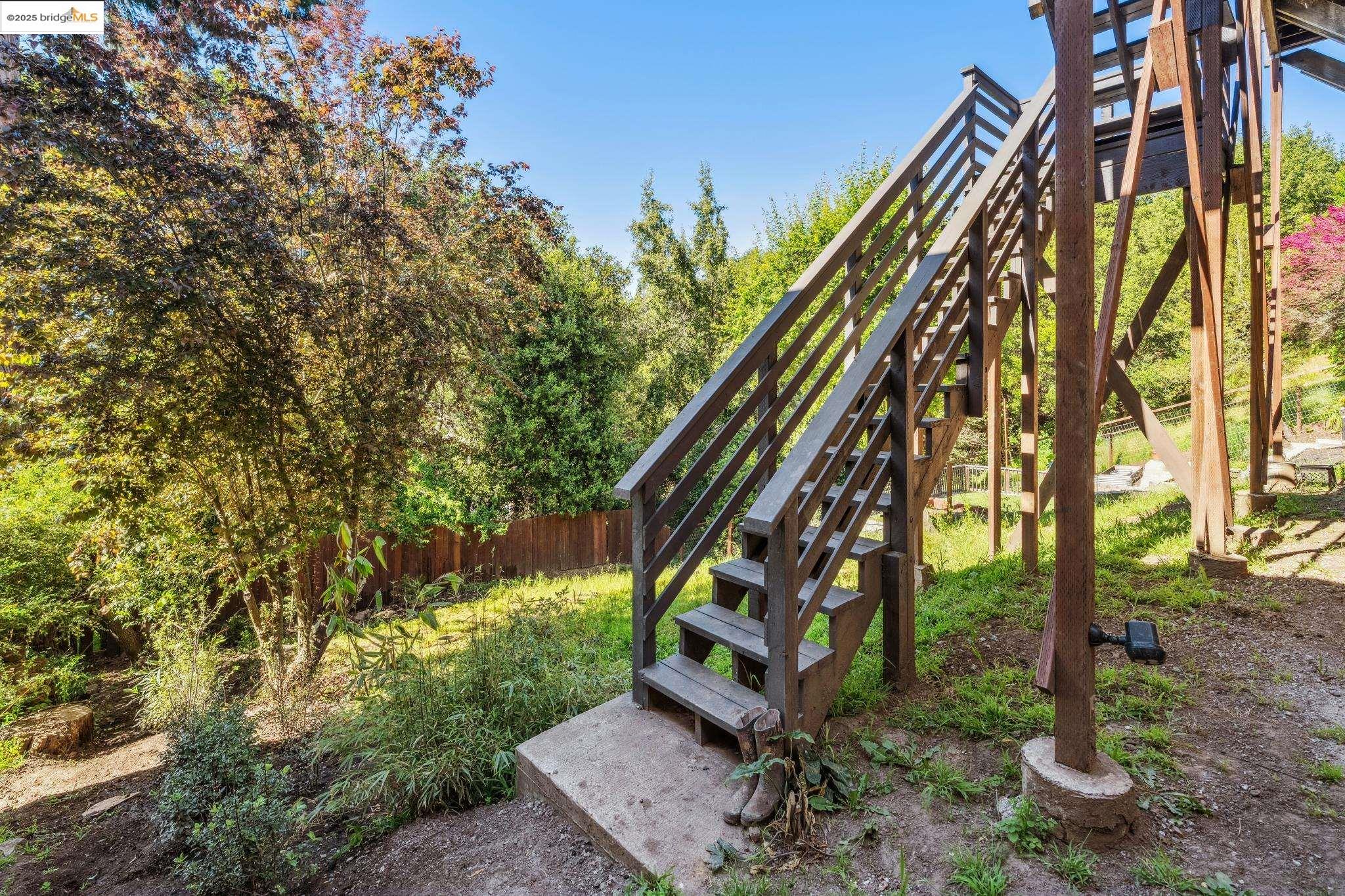Detail Gallery Image 33 of 34 For 5855 Chelton Dr, Oakland,  CA 94611 - 2 Beds | 1 Baths