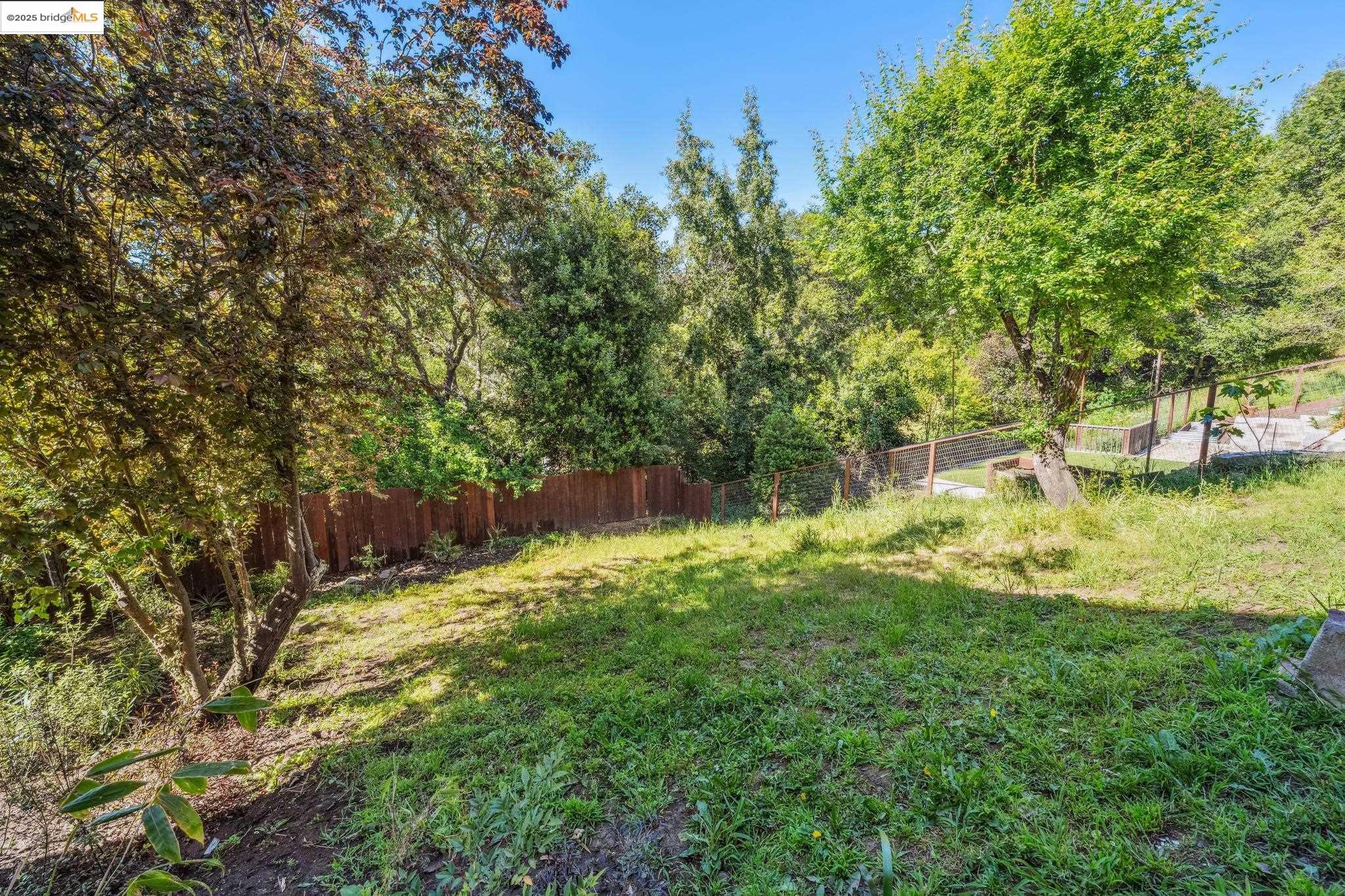 Detail Gallery Image 34 of 34 For 5855 Chelton Dr, Oakland,  CA 94611 - 2 Beds | 1 Baths