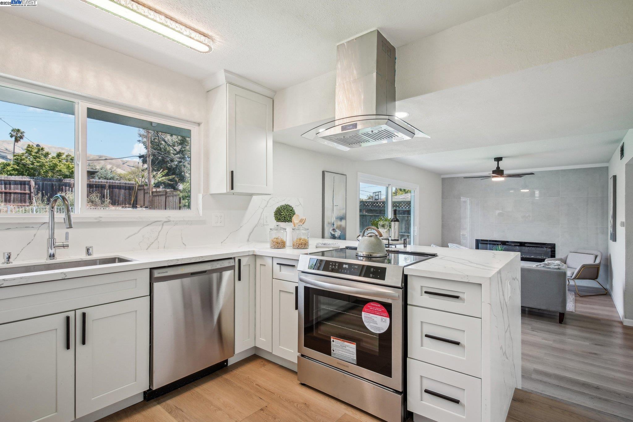 Detail Gallery Image 14 of 46 For 48344 Conifer St, Fremont,  CA 94539 - 3 Beds | 2/1 Baths