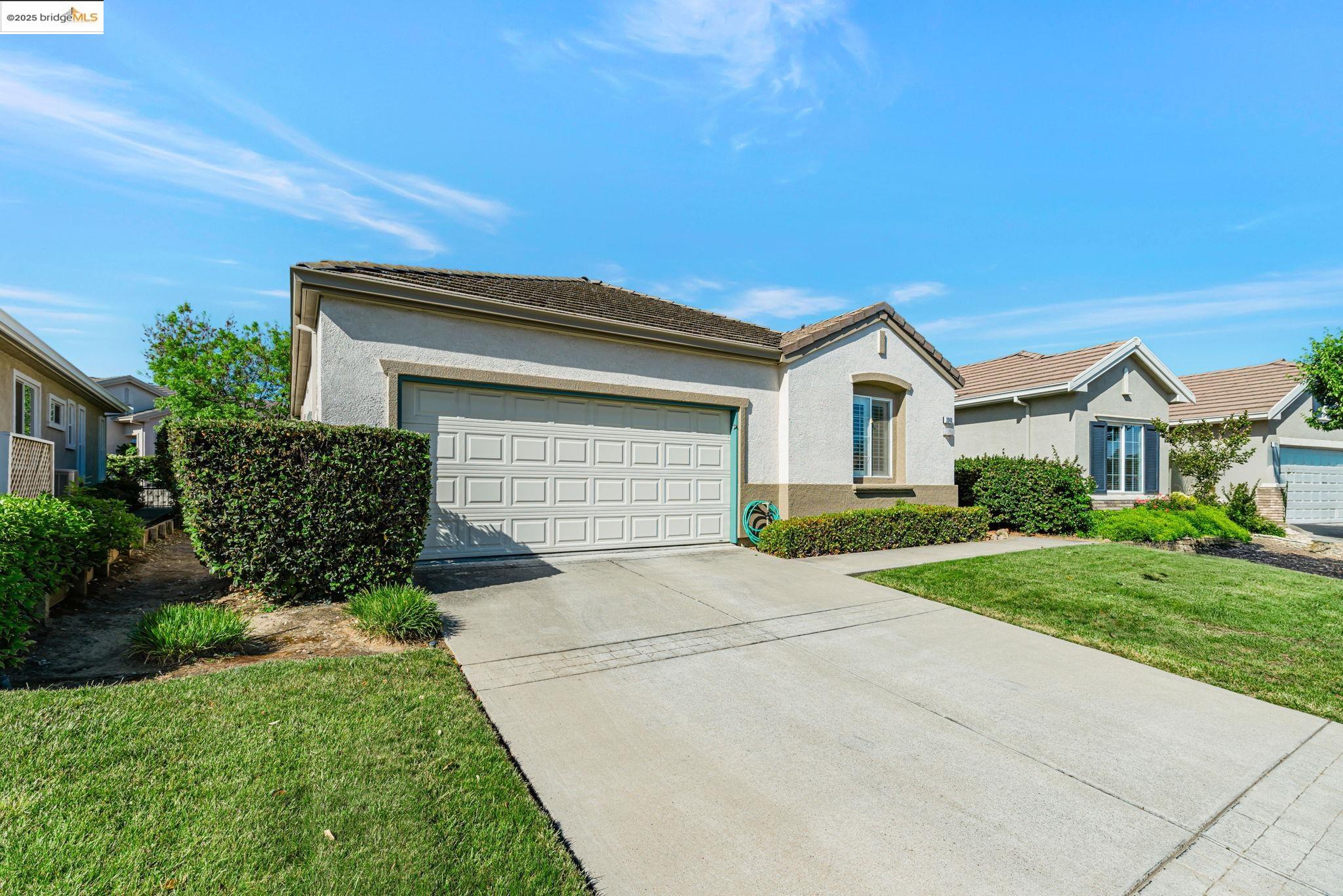 Detail Gallery Image 2 of 22 For 2040 Kent Dr, Brentwood,  CA 94513 - 2 Beds | 2 Baths
