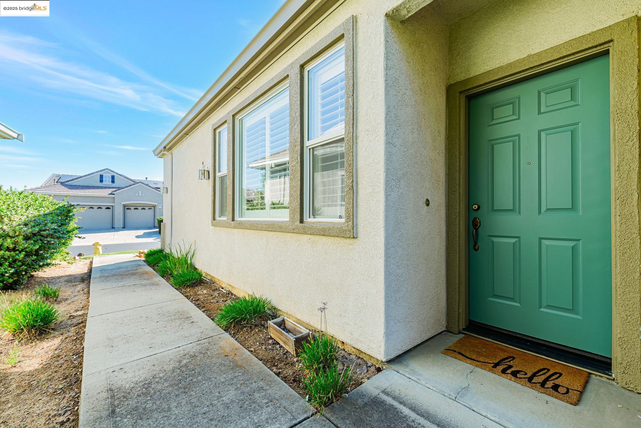 Detail Gallery Image 3 of 22 For 2040 Kent Dr, Brentwood,  CA 94513 - 2 Beds | 2 Baths