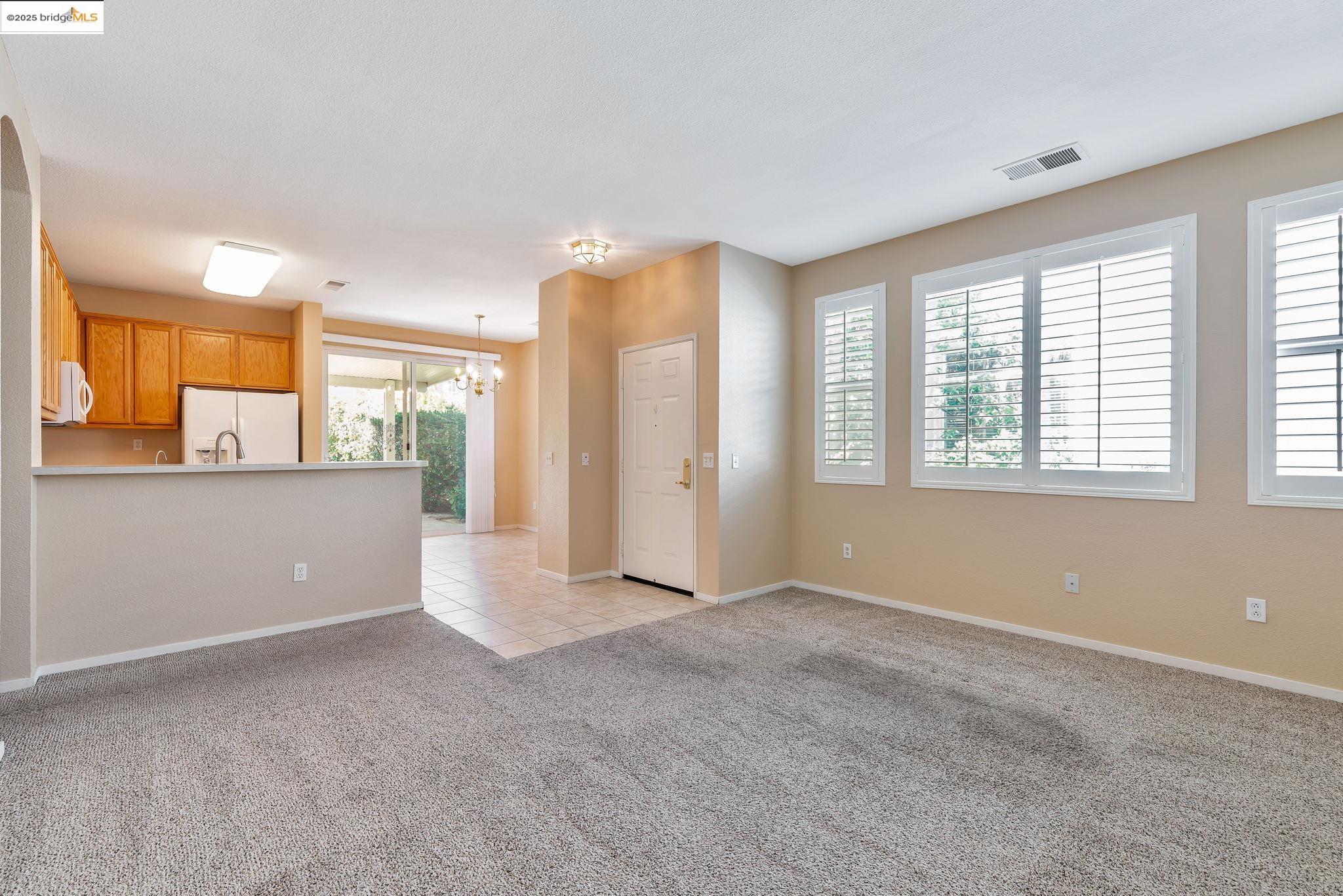 Detail Gallery Image 4 of 22 For 2040 Kent Dr, Brentwood,  CA 94513 - 2 Beds | 2 Baths