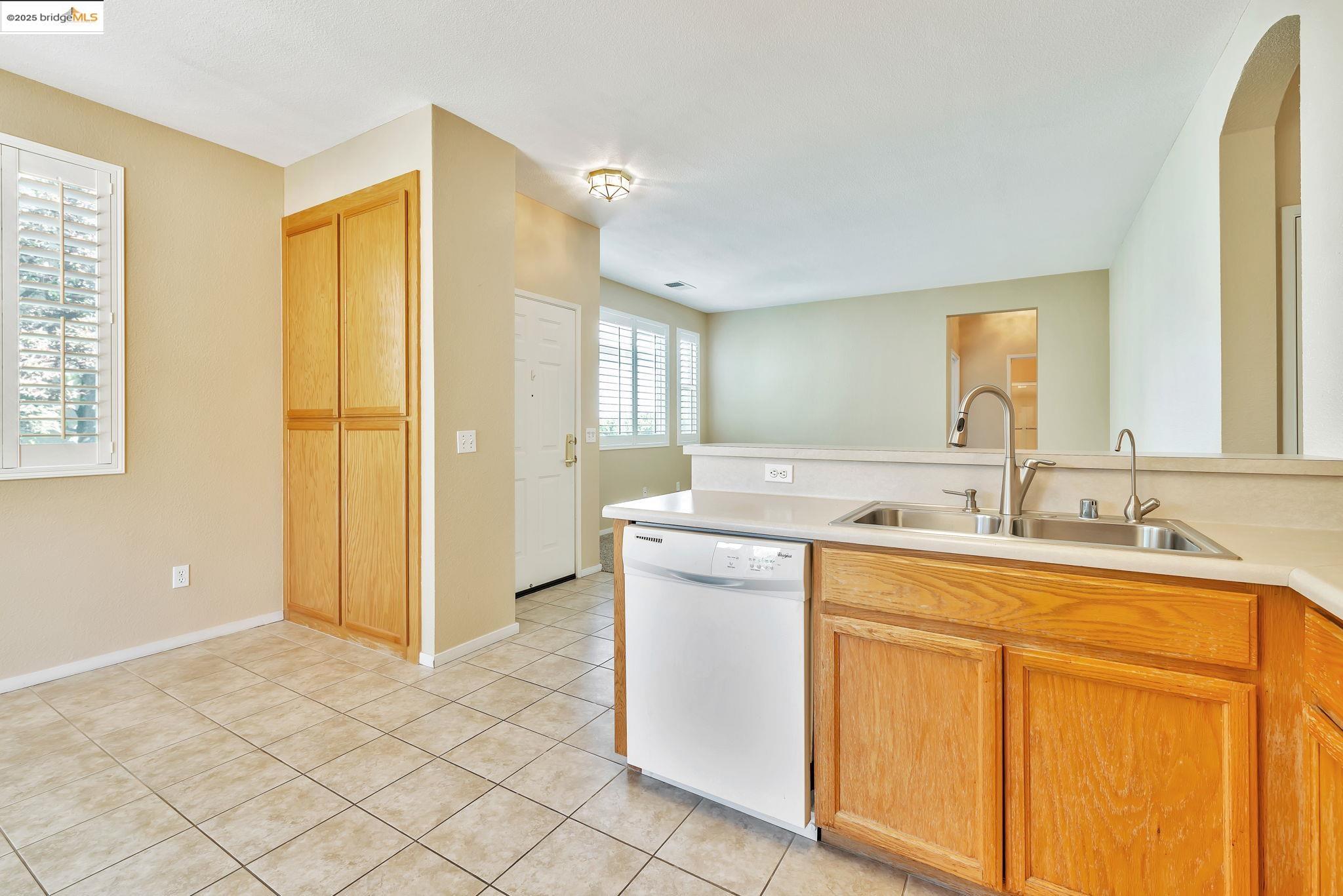 Detail Gallery Image 9 of 22 For 2040 Kent Dr, Brentwood,  CA 94513 - 2 Beds | 2 Baths