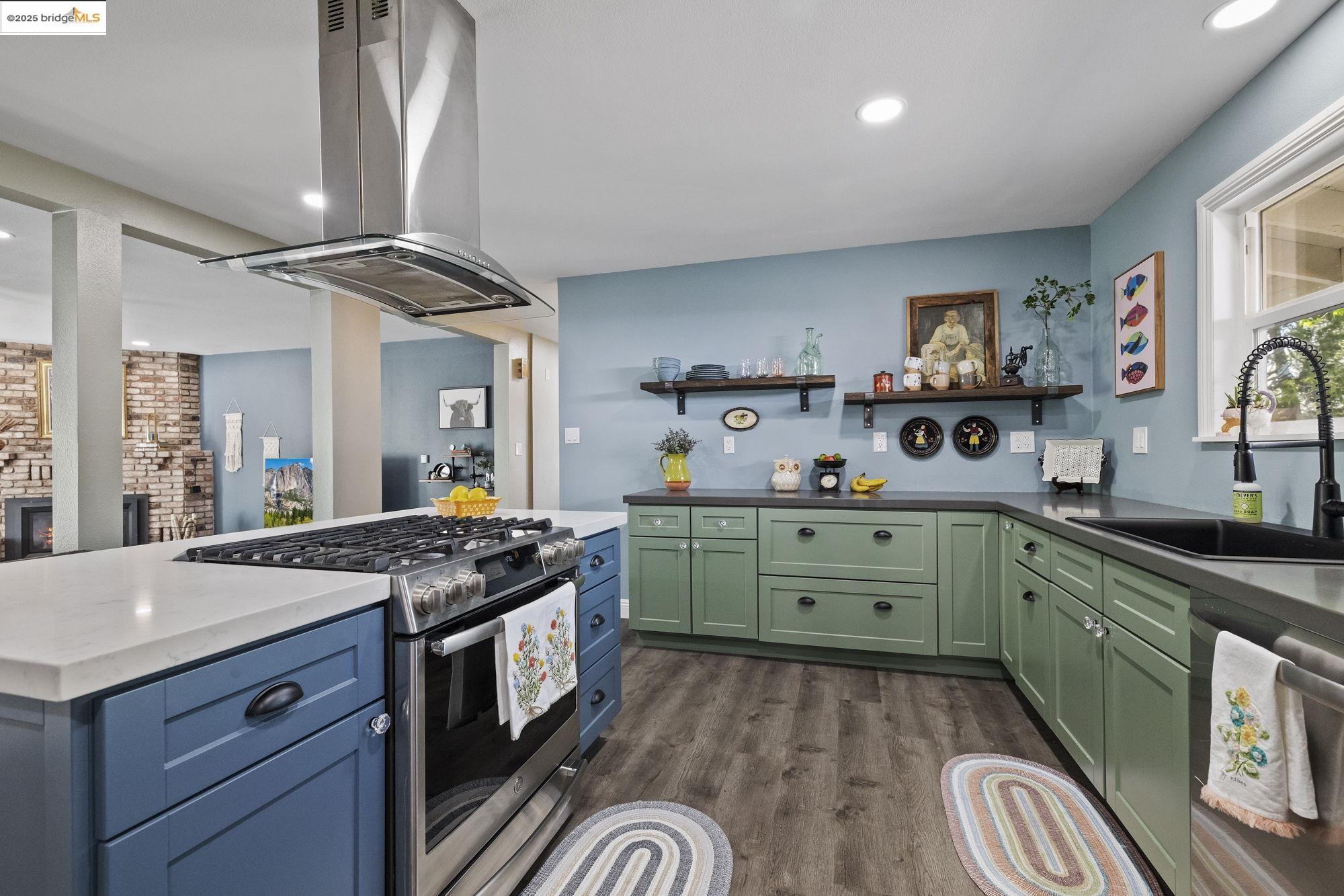 Detail Gallery Image 11 of 48 For 20330 Westview Dr, Tuolumne,  CA 95379 - 4 Beds | 2 Baths