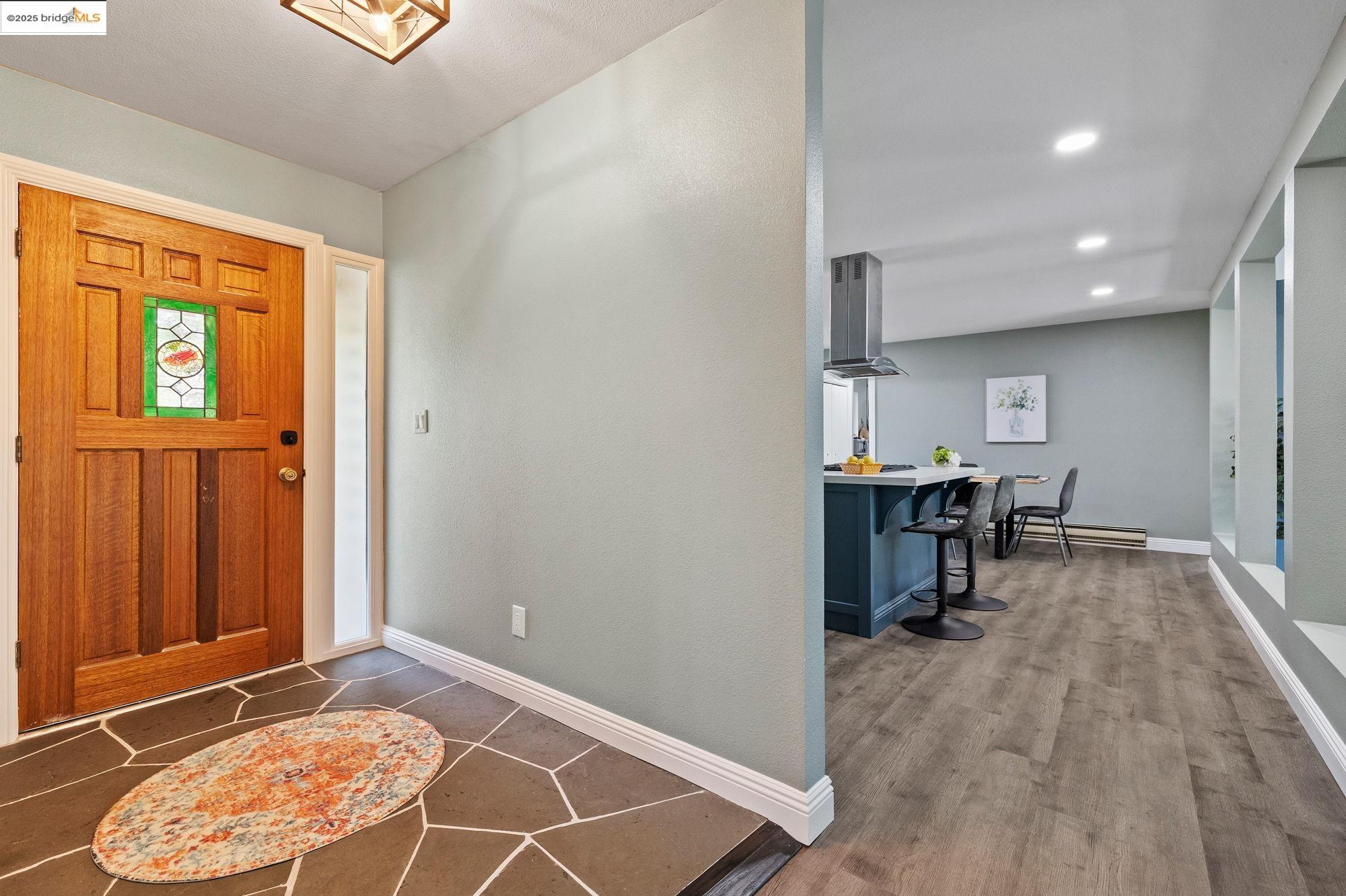 Detail Gallery Image 4 of 48 For 20330 Westview Dr, Tuolumne,  CA 95379 - 4 Beds | 2 Baths