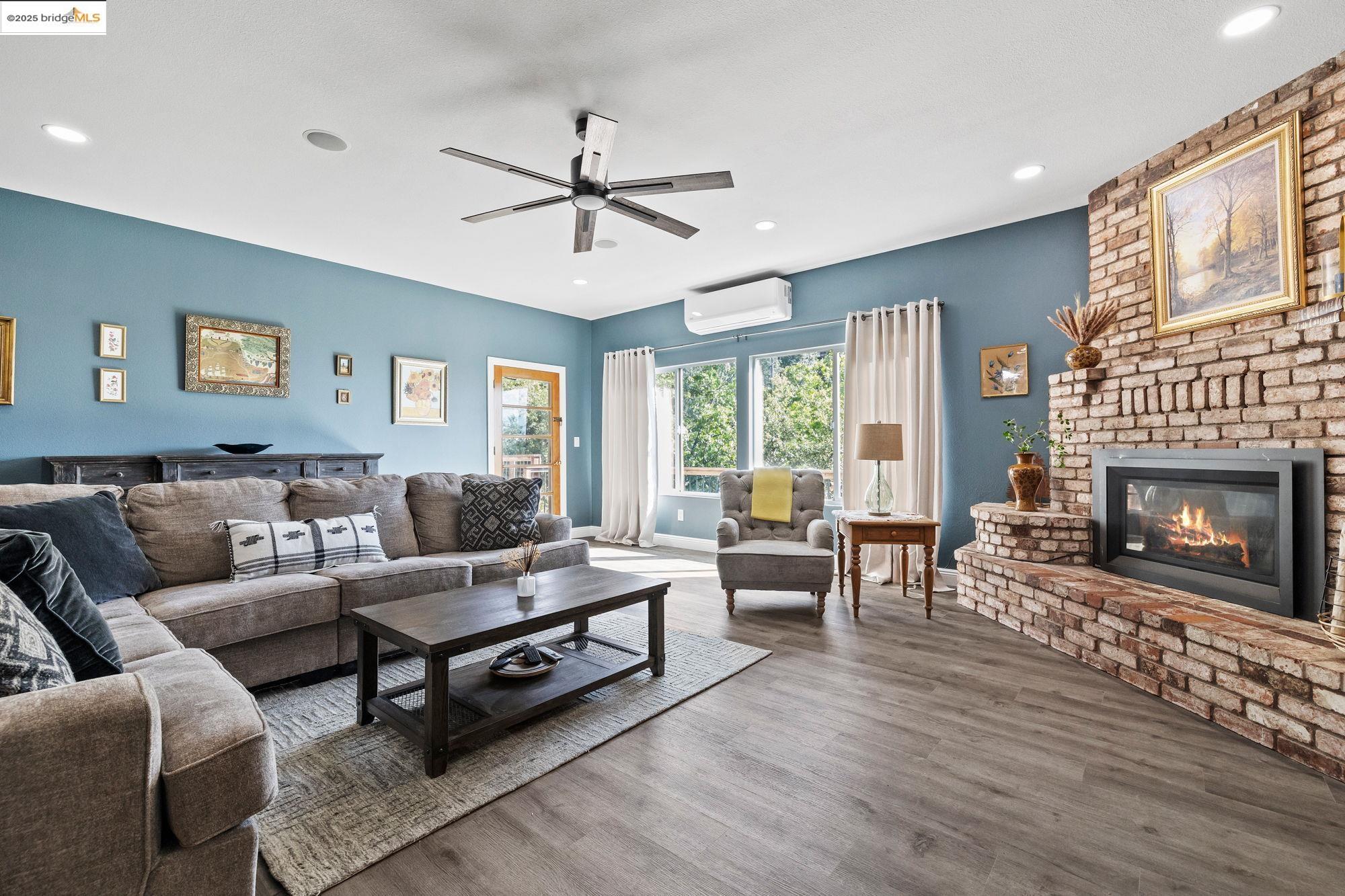 Detail Gallery Image 5 of 48 For 20330 Westview Dr, Tuolumne,  CA 95379 - 4 Beds | 2 Baths