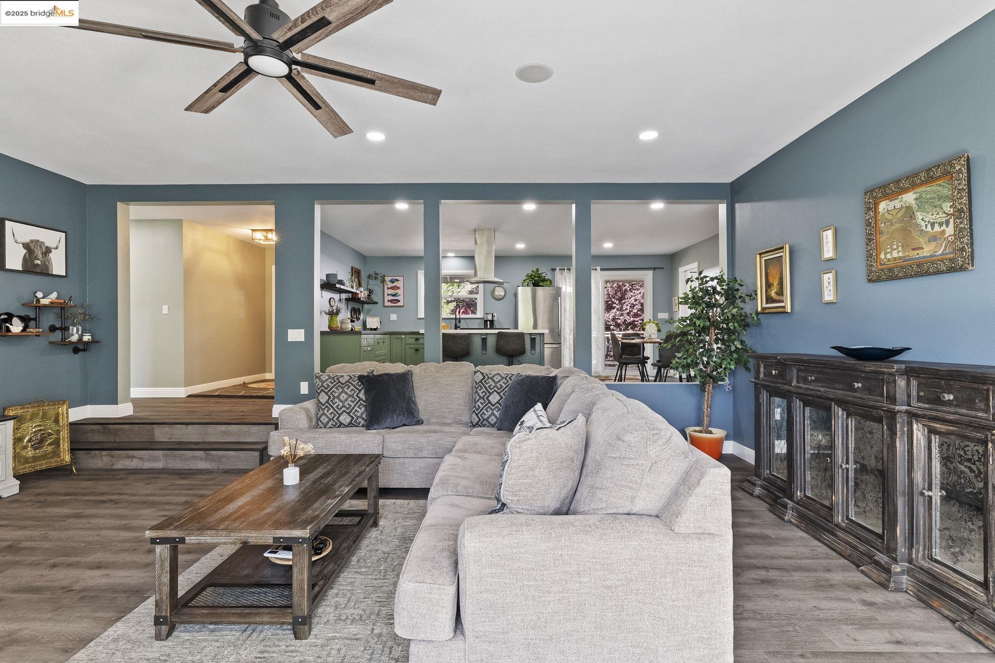 Detail Gallery Image 8 of 48 For 20330 Westview Dr, Tuolumne,  CA 95379 - 4 Beds | 2 Baths