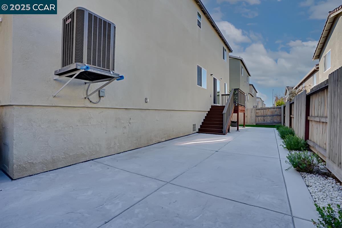 Detail Gallery Image 14 of 26 For 1425 Silverbell Drive, Stockton,  CA 95206 - 4 Beds | 3 Baths