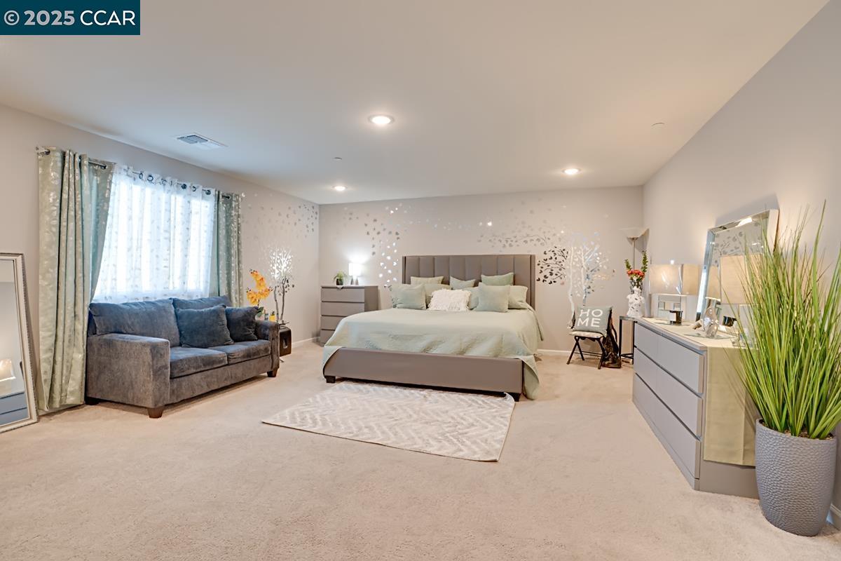 Detail Gallery Image 21 of 26 For 1425 Silverbell Drive, Stockton,  CA 95206 - 4 Beds | 3 Baths