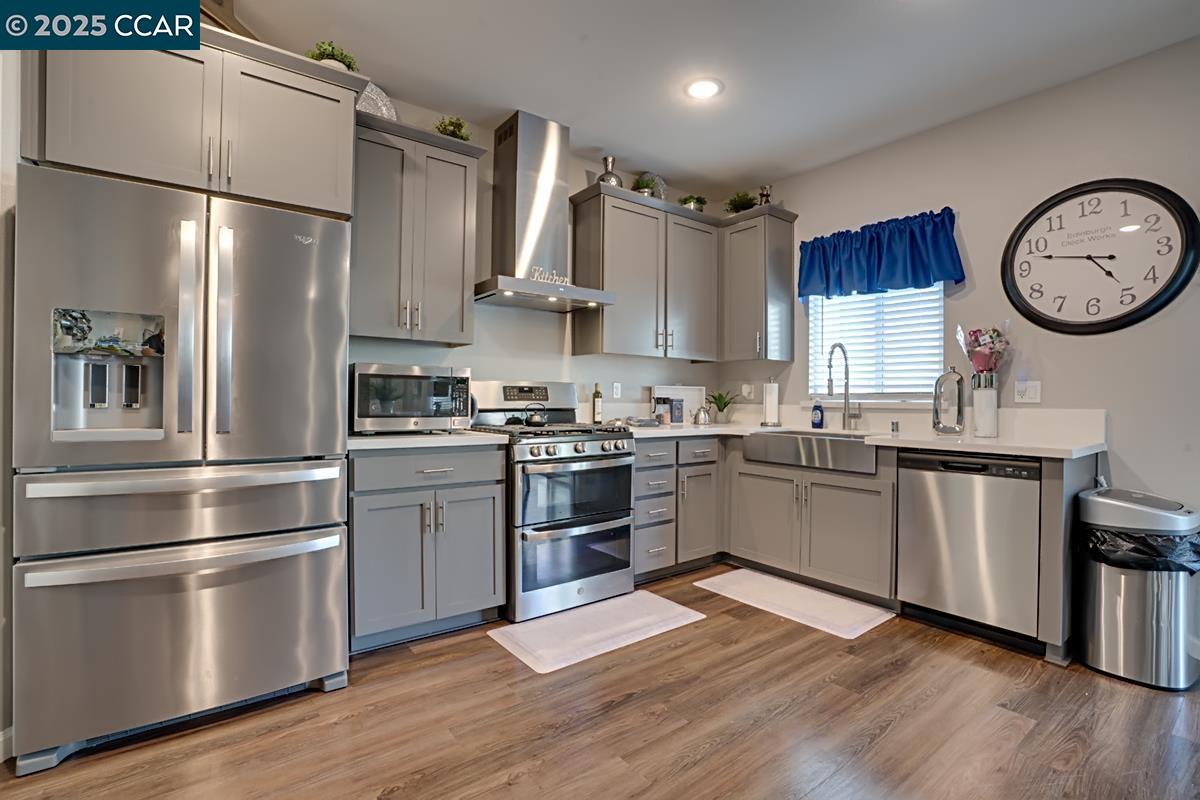 Detail Gallery Image 9 of 26 For 1425 Silverbell Drive, Stockton,  CA 95206 - 4 Beds | 3 Baths
