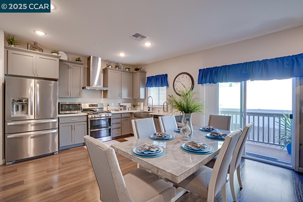 Detail Gallery Image 10 of 26 For 1425 Silverbell Drive, Stockton,  CA 95206 - 4 Beds | 3 Baths
