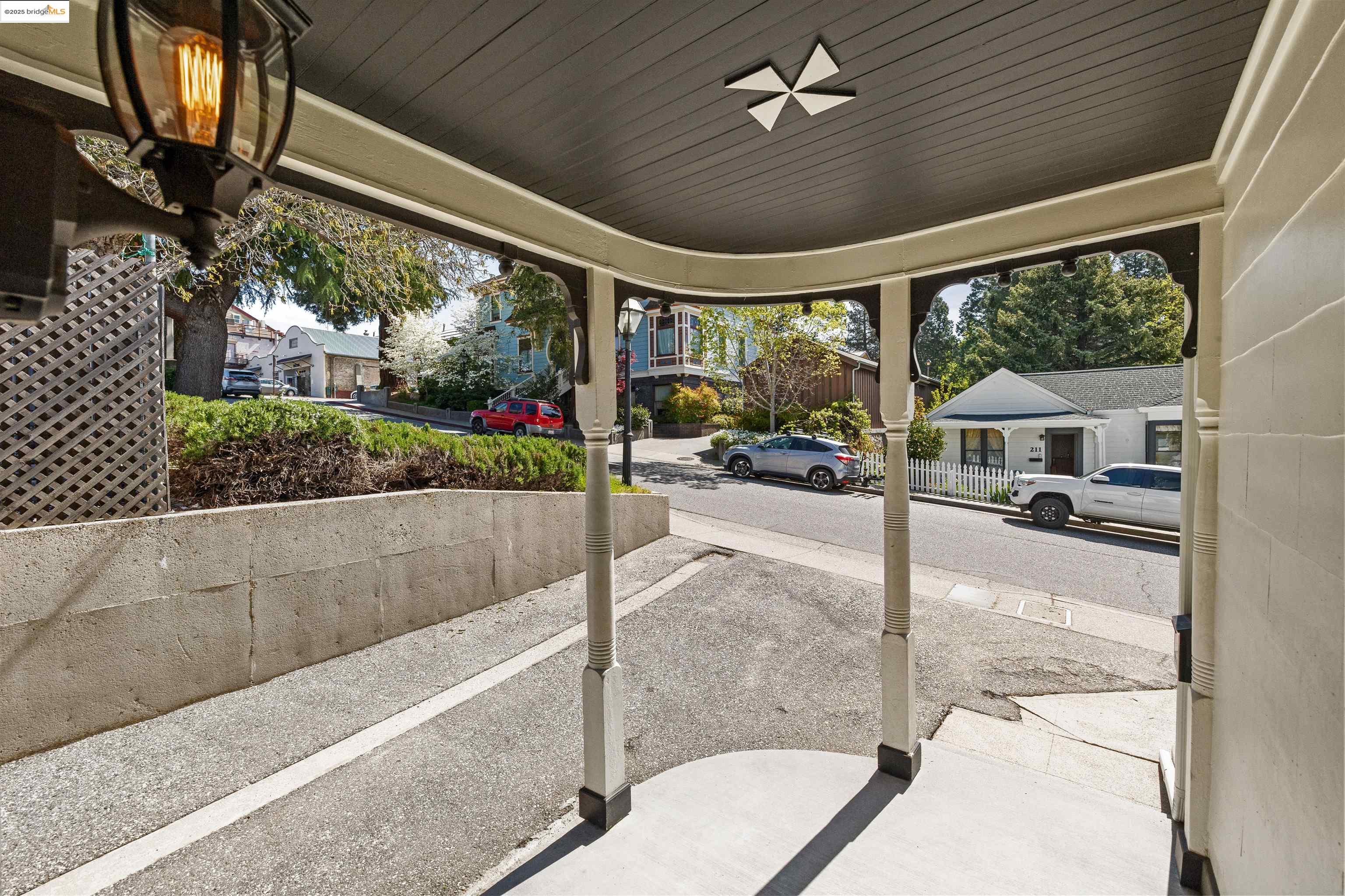 Detail Gallery Image 7 of 60 For 212 S Pine St, Nevada City,  CA 95959 - 3 Beds | 2 Baths