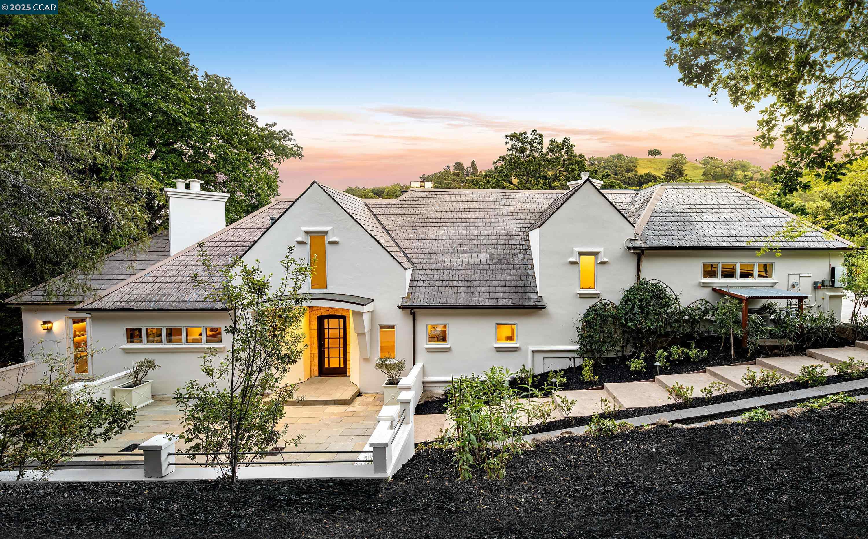 Detail Gallery Image 1 of 1 For 1720 Toyon Rd, Lafayette,  CA 94549 - 5 Beds | 3/1 Baths