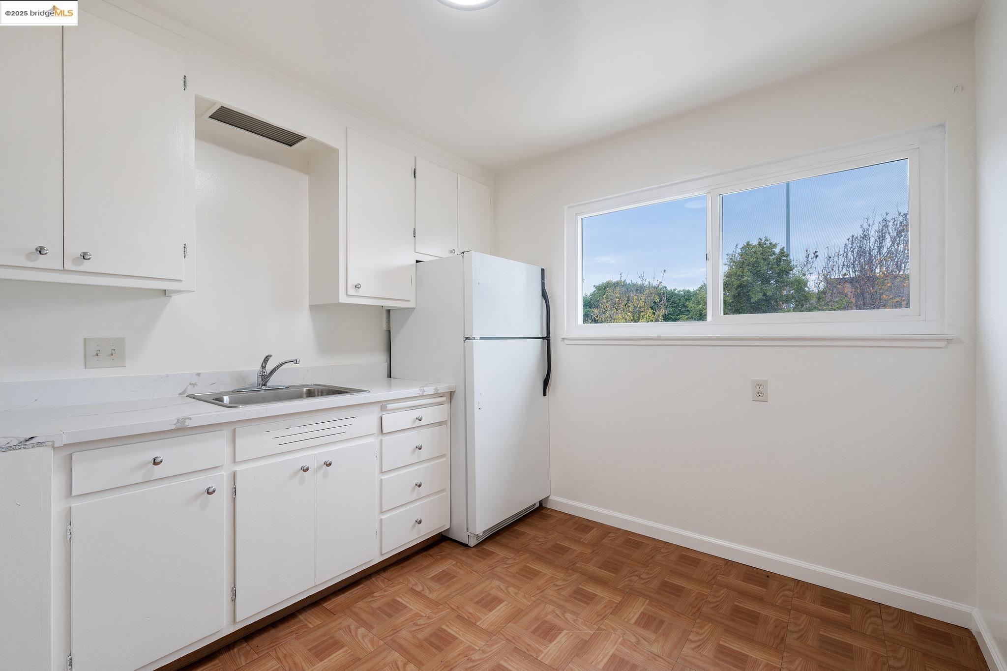 Detail Gallery Image 12 of 59 For 633 Key Blvd, Richmond,  CA 94805 - – Beds | – Baths