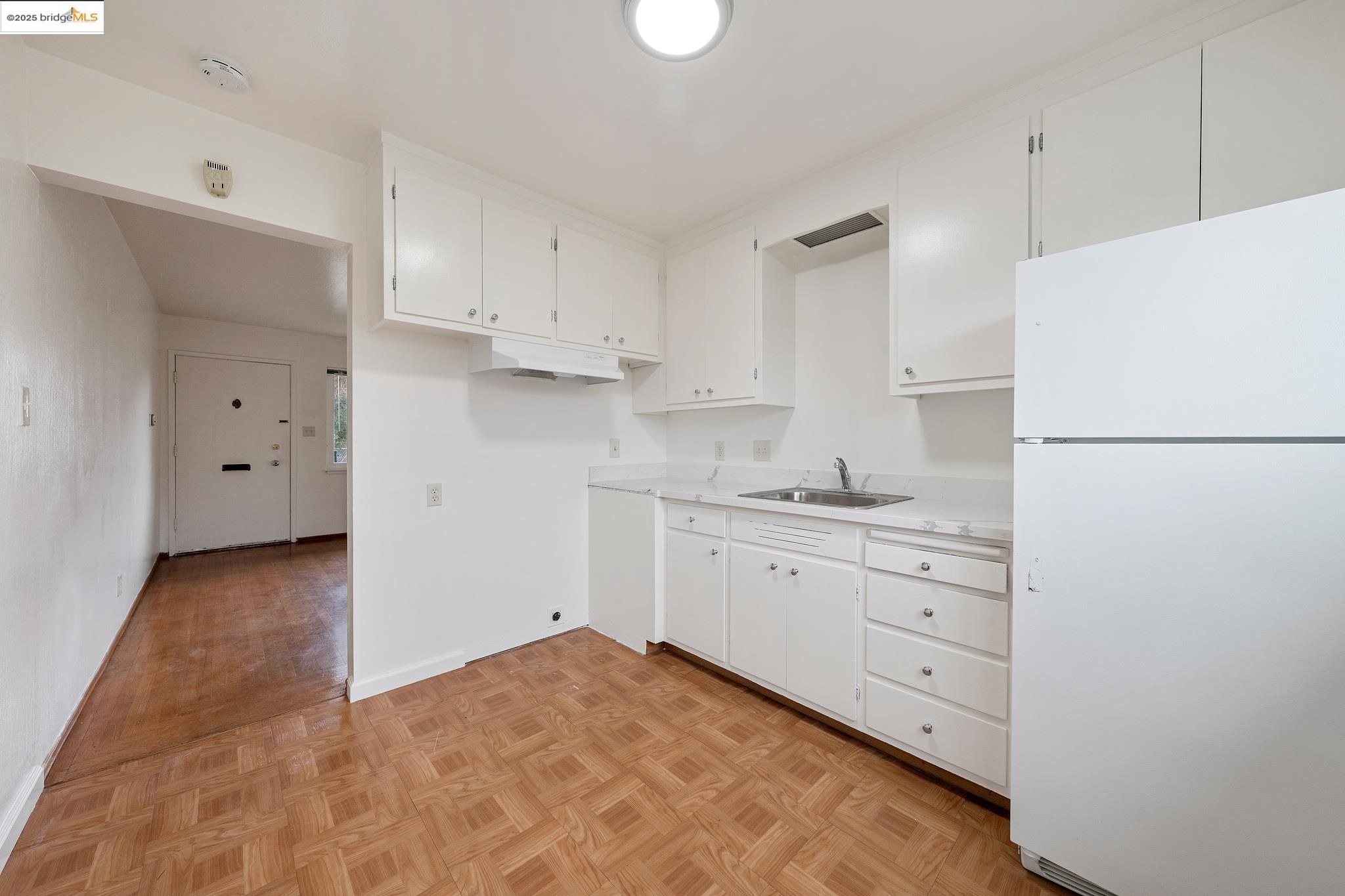 Detail Gallery Image 13 of 59 For 633 Key Blvd, Richmond,  CA 94805 - – Beds | – Baths