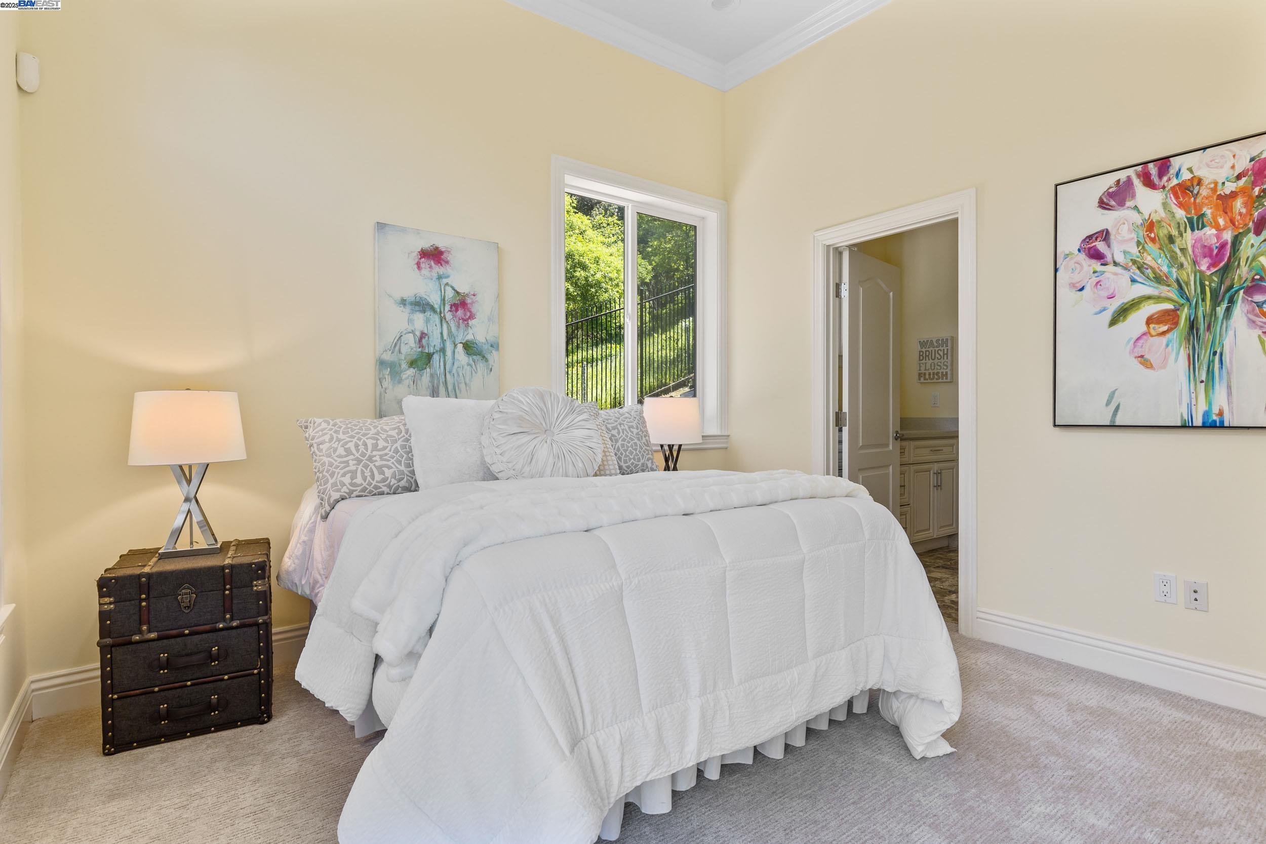 Detail Gallery Image 32 of 44 For 6588 Longwalk Dr, Oakland,  CA 94611 - 4 Beds | 3/2 Baths
