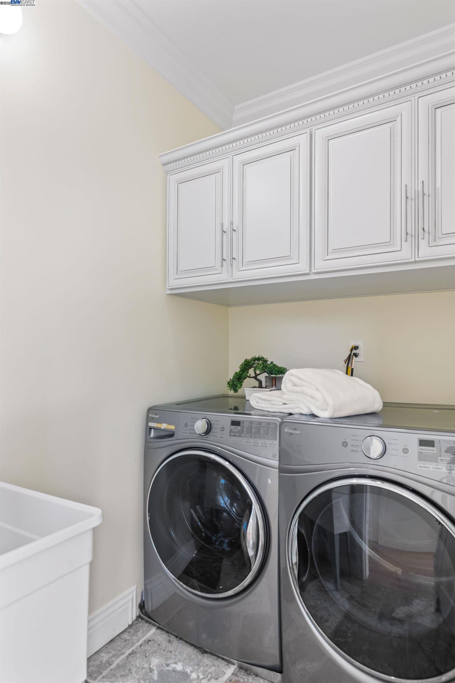 Detail Gallery Image 38 of 44 For 6588 Longwalk Dr, Oakland,  CA 94611 - 4 Beds | 3/2 Baths