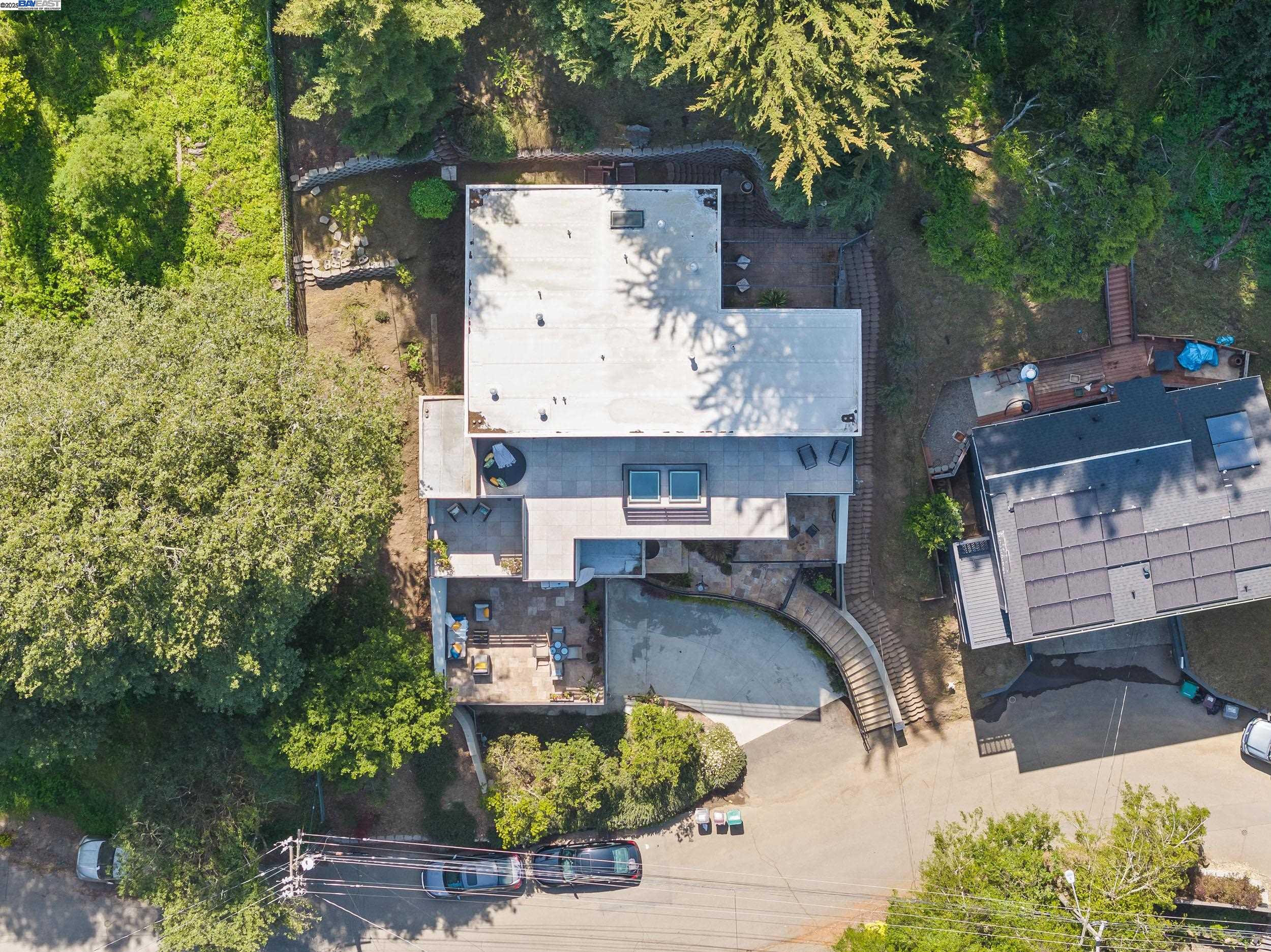 Detail Gallery Image 44 of 44 For 6588 Longwalk Dr, Oakland,  CA 94611 - 4 Beds | 3/2 Baths