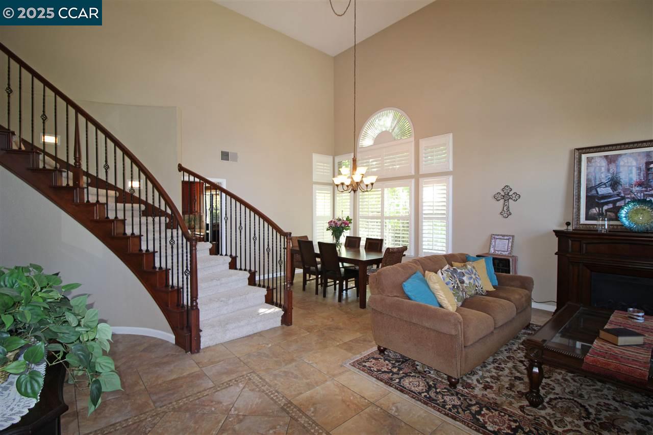 Detail Gallery Image 4 of 30 For 1162 Sea Breeze Court, Brentwood,  CA 94513 - 3 Beds | 3 Baths