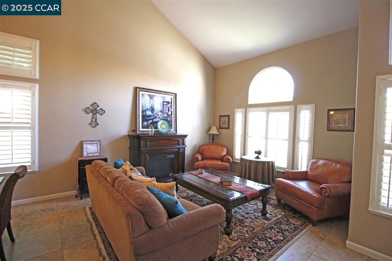 Detail Gallery Image 5 of 30 For 1162 Sea Breeze Court, Brentwood,  CA 94513 - 3 Beds | 3 Baths