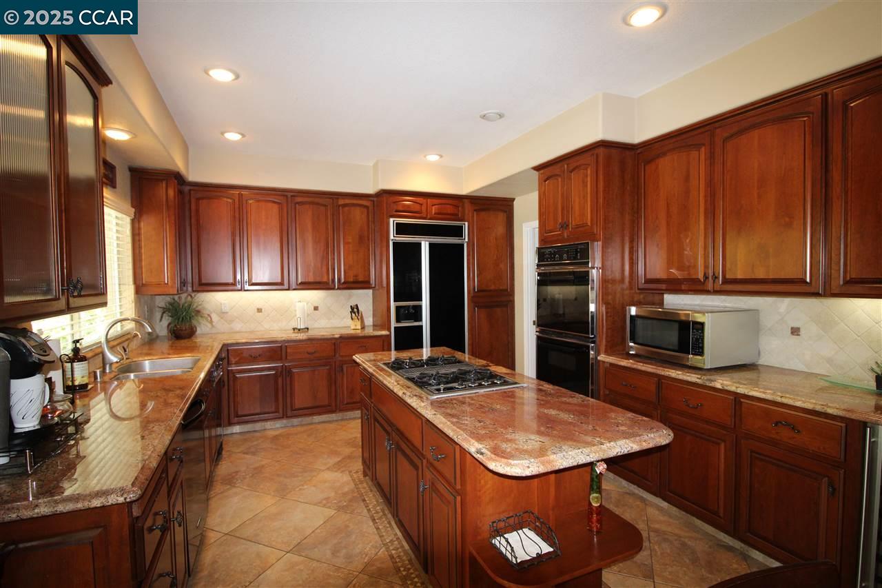 Detail Gallery Image 10 of 30 For 1162 Sea Breeze Court, Brentwood,  CA 94513 - 3 Beds | 3 Baths