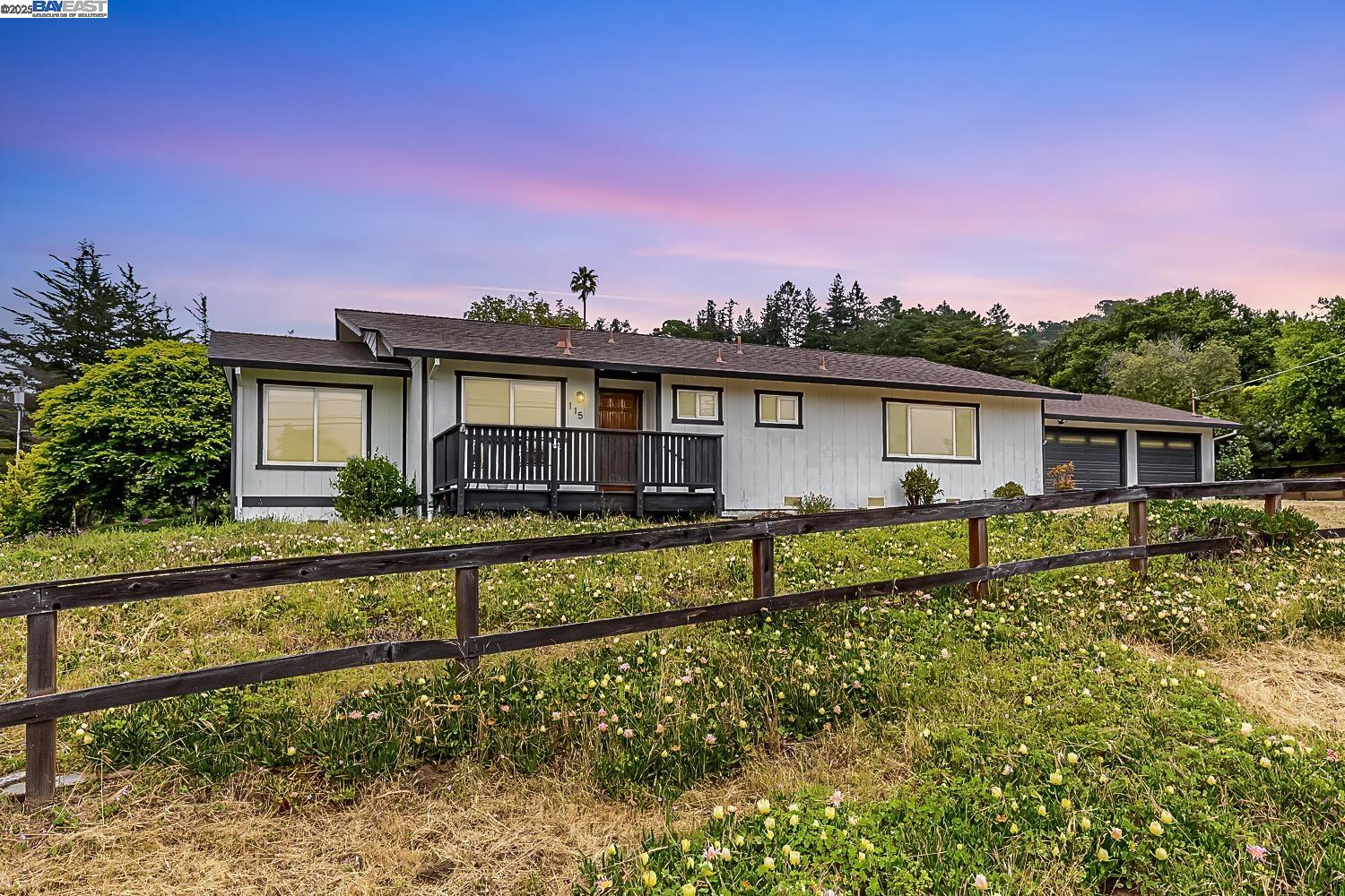Detail Gallery Image 1 of 36 For 115 Ranchitos Del Sol, Aptos,  CA 95003 - 3 Beds | 2 Baths