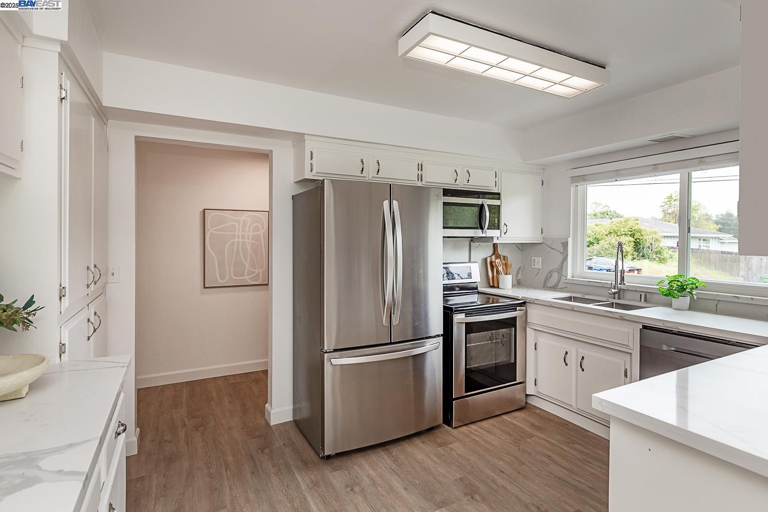 Detail Gallery Image 11 of 36 For 115 Ranchitos Del Sol, Aptos,  CA 95003 - 3 Beds | 2 Baths