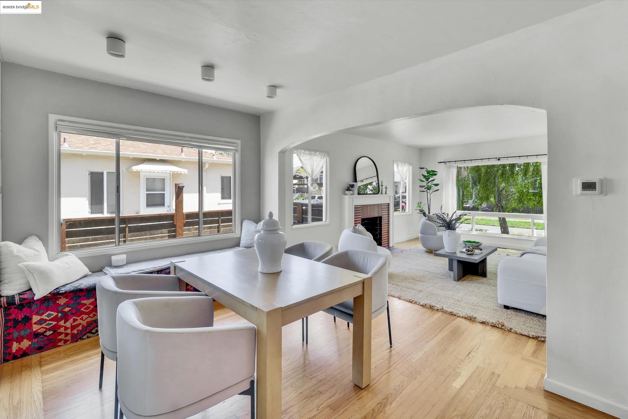 Detail Gallery Image 12 of 50 For 6115 Santa Cruz Ave, Richmond,  CA 94804 - 3 Beds | 1/1 Baths