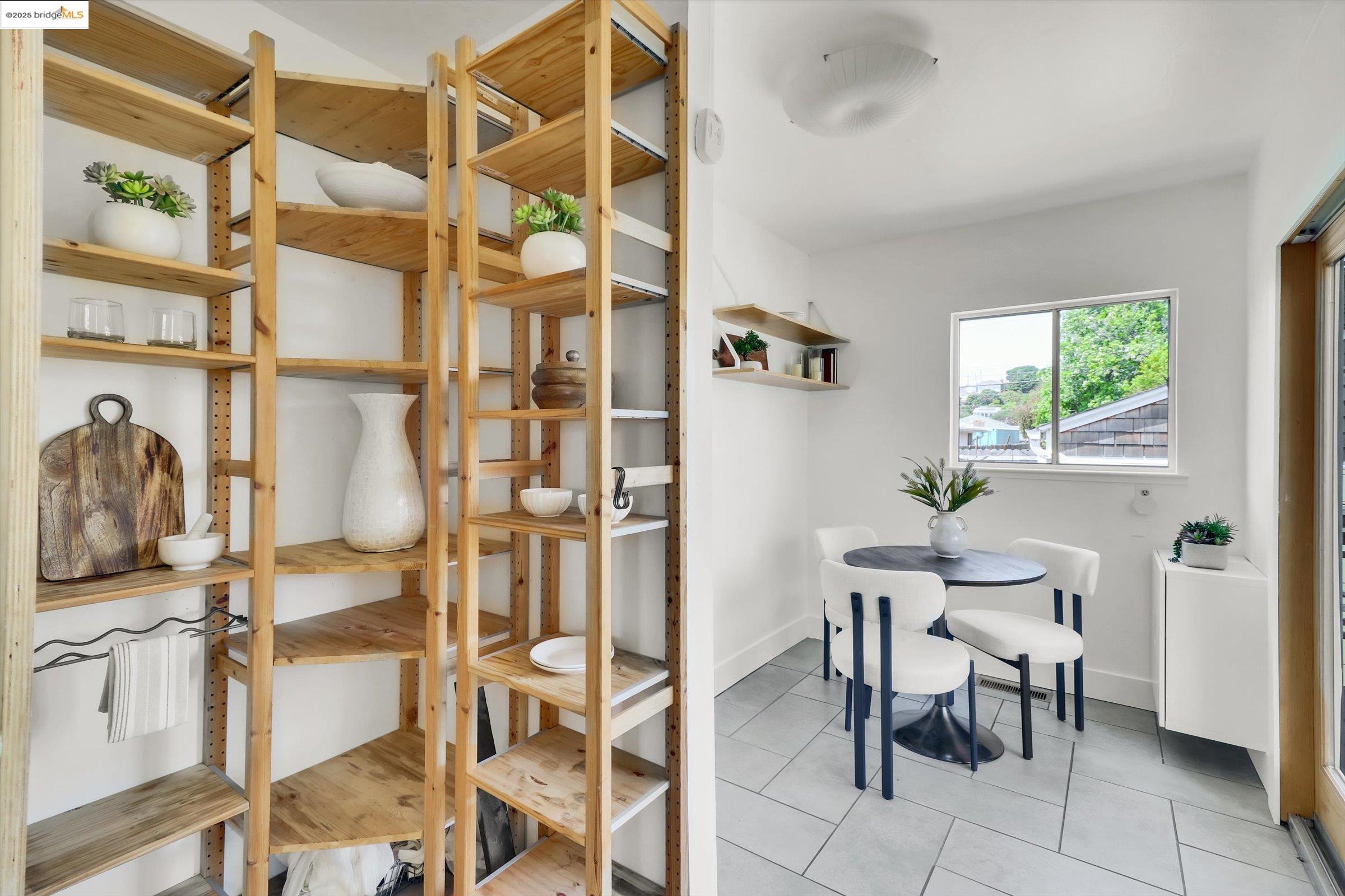 Detail Gallery Image 18 of 50 For 6115 Santa Cruz Ave, Richmond,  CA 94804 - 3 Beds | 1/1 Baths