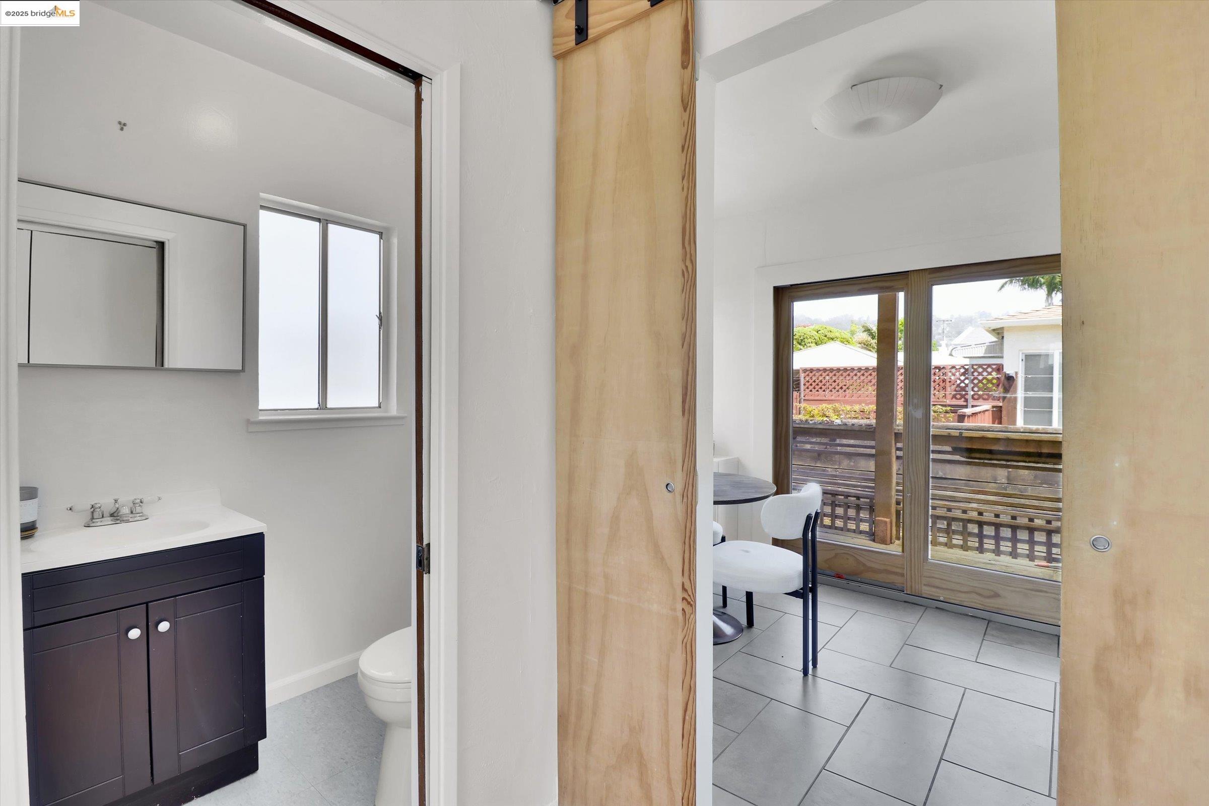 Detail Gallery Image 23 of 50 For 6115 Santa Cruz Ave, Richmond,  CA 94804 - 3 Beds | 1/1 Baths