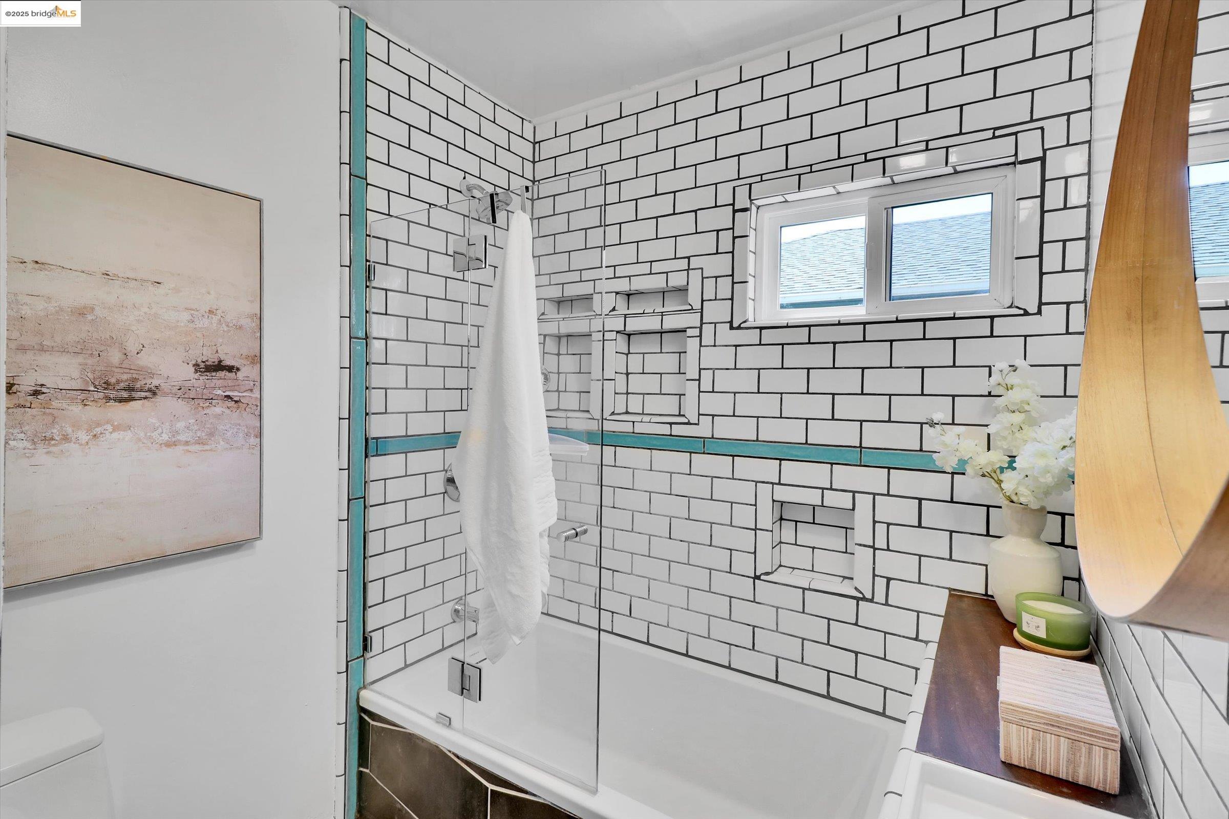 Detail Gallery Image 29 of 50 For 6115 Santa Cruz Ave, Richmond,  CA 94804 - 3 Beds | 1/1 Baths