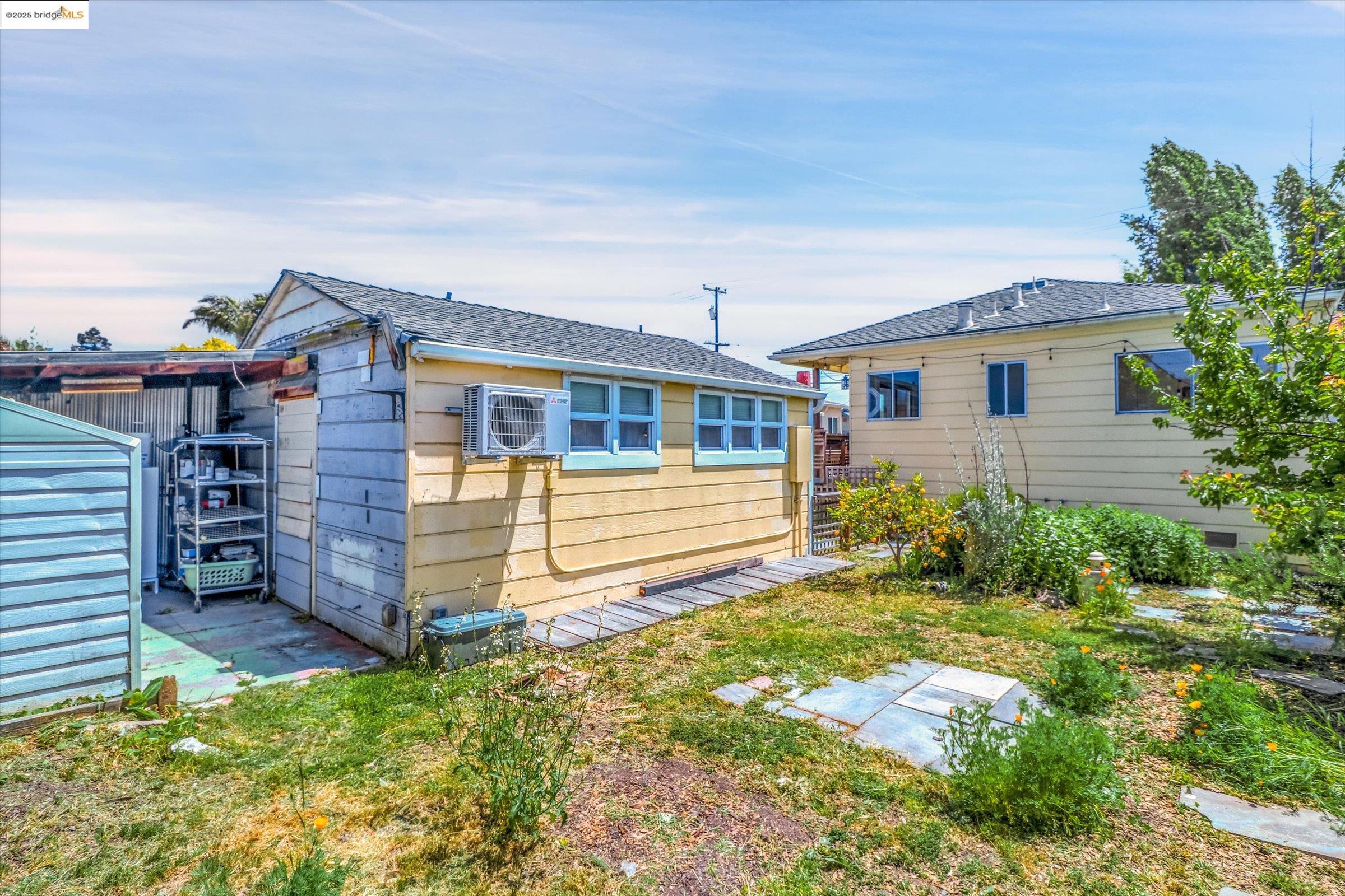 Detail Gallery Image 37 of 50 For 6115 Santa Cruz Ave, Richmond,  CA 94804 - 3 Beds | 1/1 Baths
