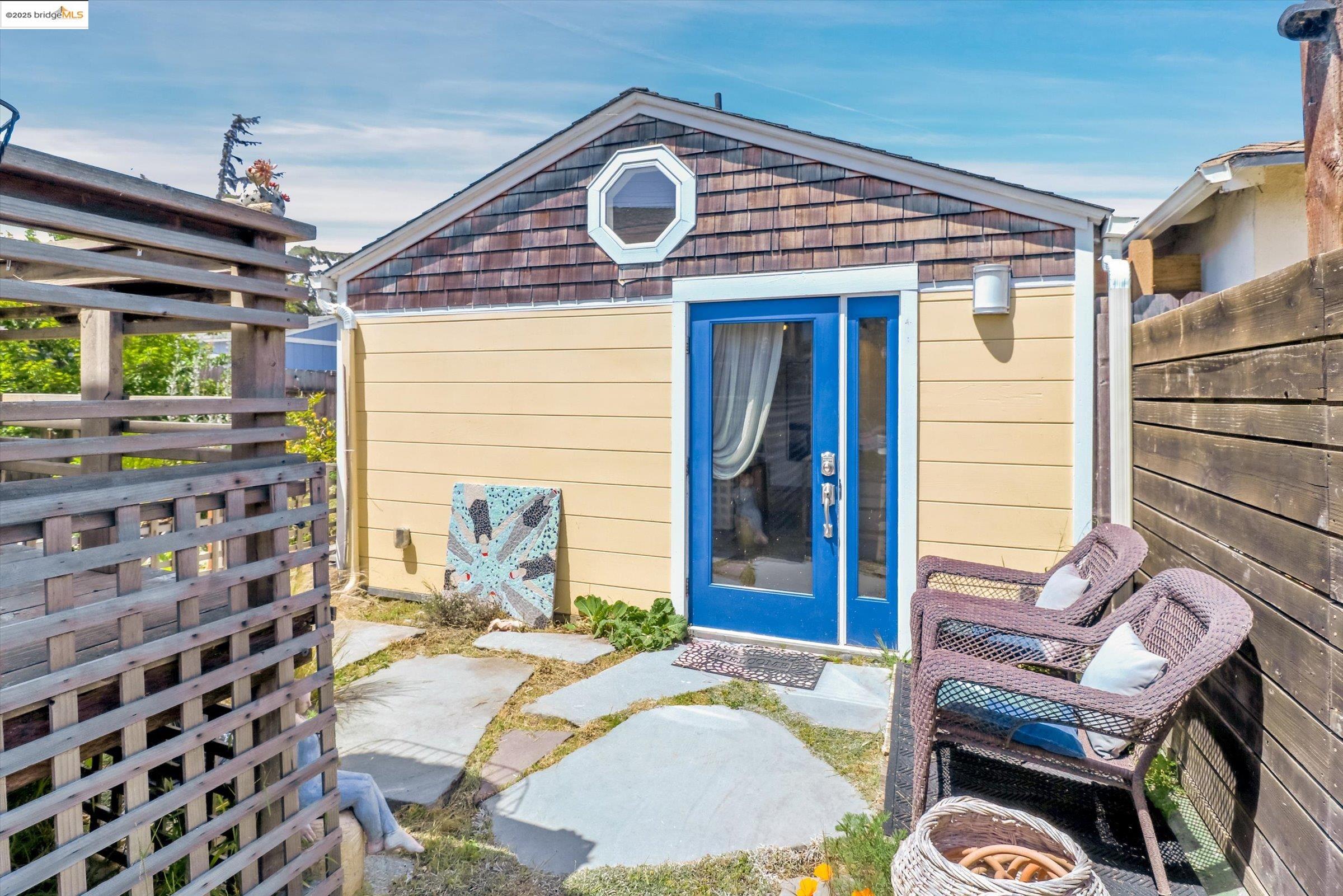 Detail Gallery Image 40 of 50 For 6115 Santa Cruz Ave, Richmond,  CA 94804 - 3 Beds | 1/1 Baths