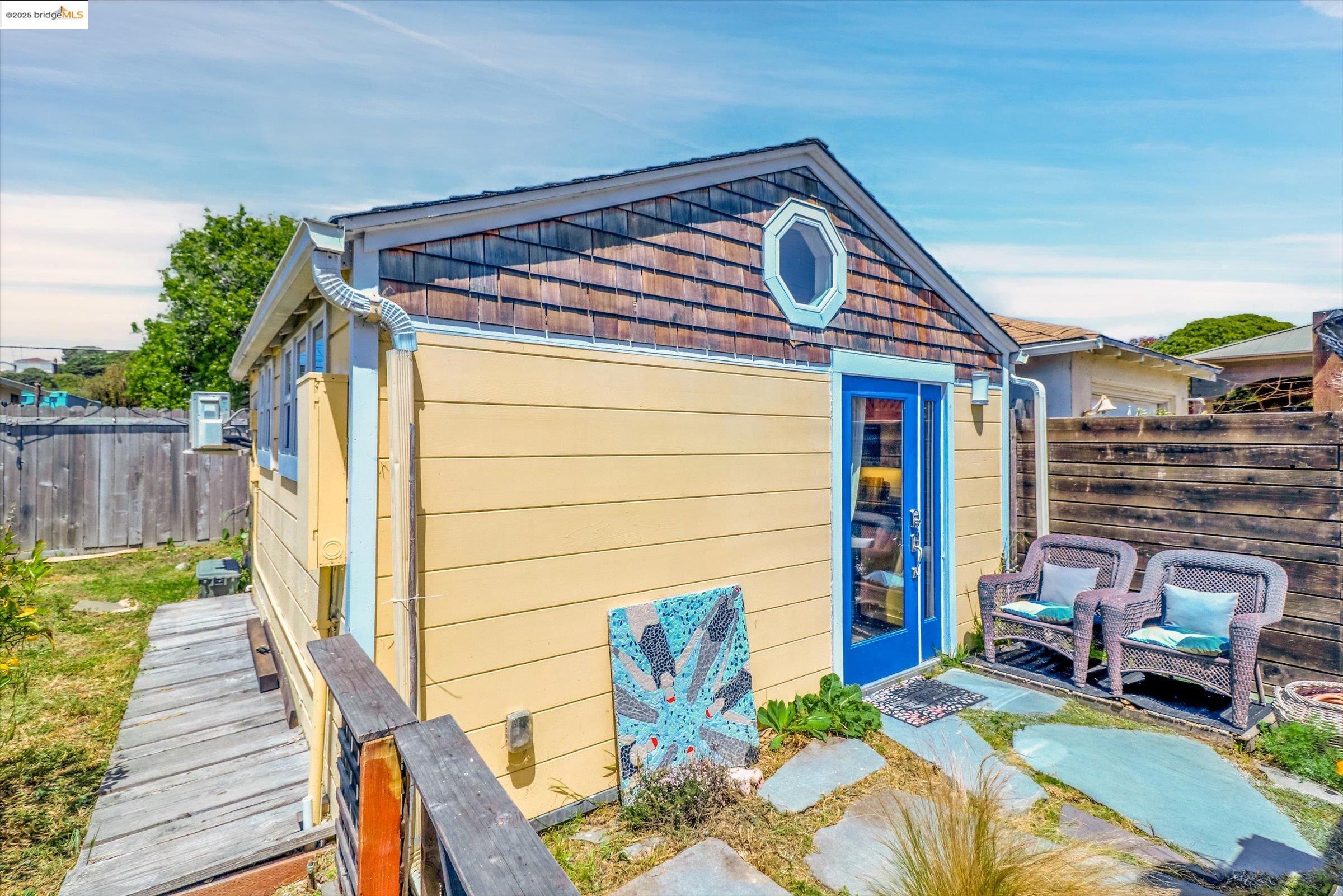 Detail Gallery Image 41 of 50 For 6115 Santa Cruz Ave, Richmond,  CA 94804 - 3 Beds | 1/1 Baths