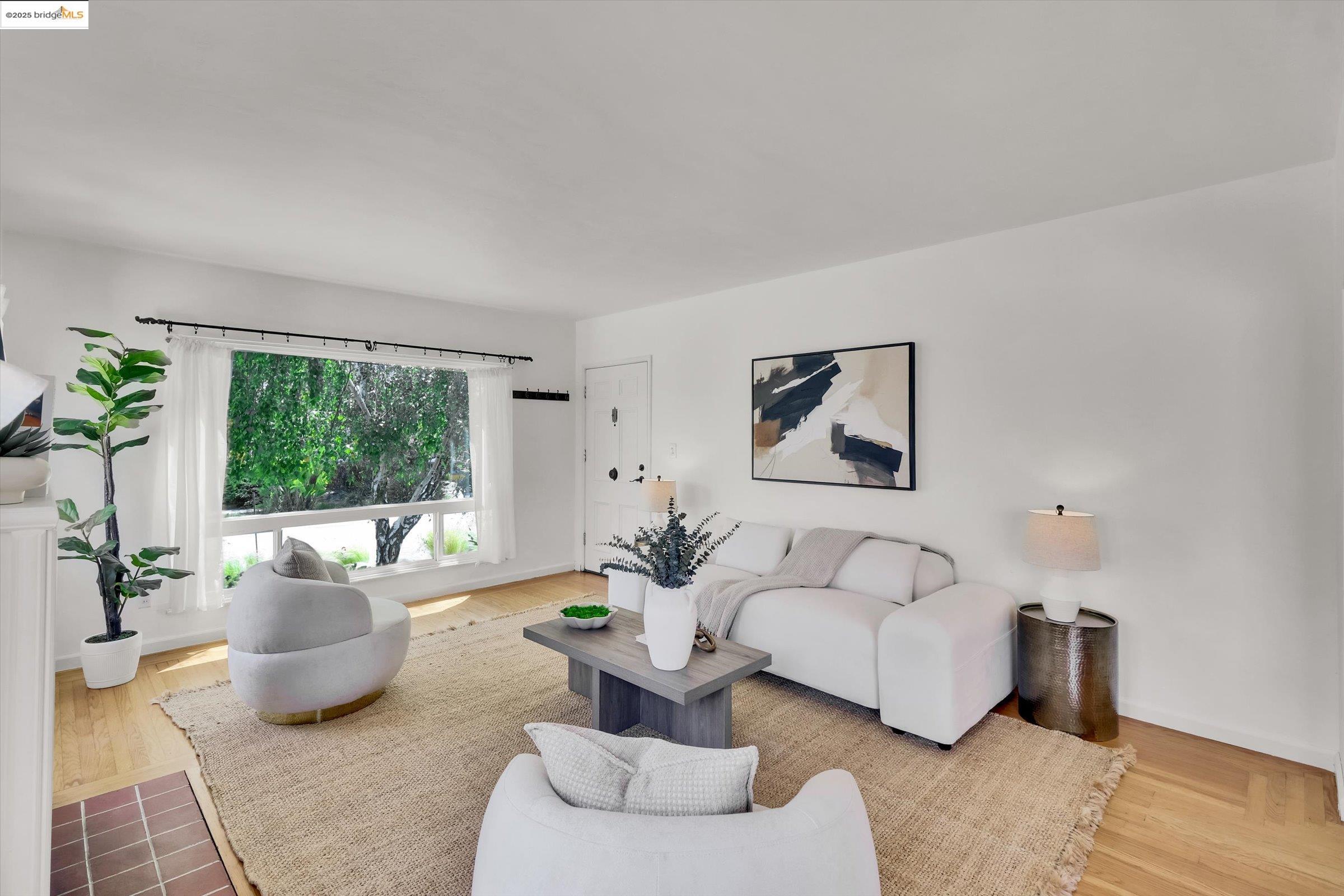 Detail Gallery Image 8 of 50 For 6115 Santa Cruz Ave, Richmond,  CA 94804 - 3 Beds | 1/1 Baths