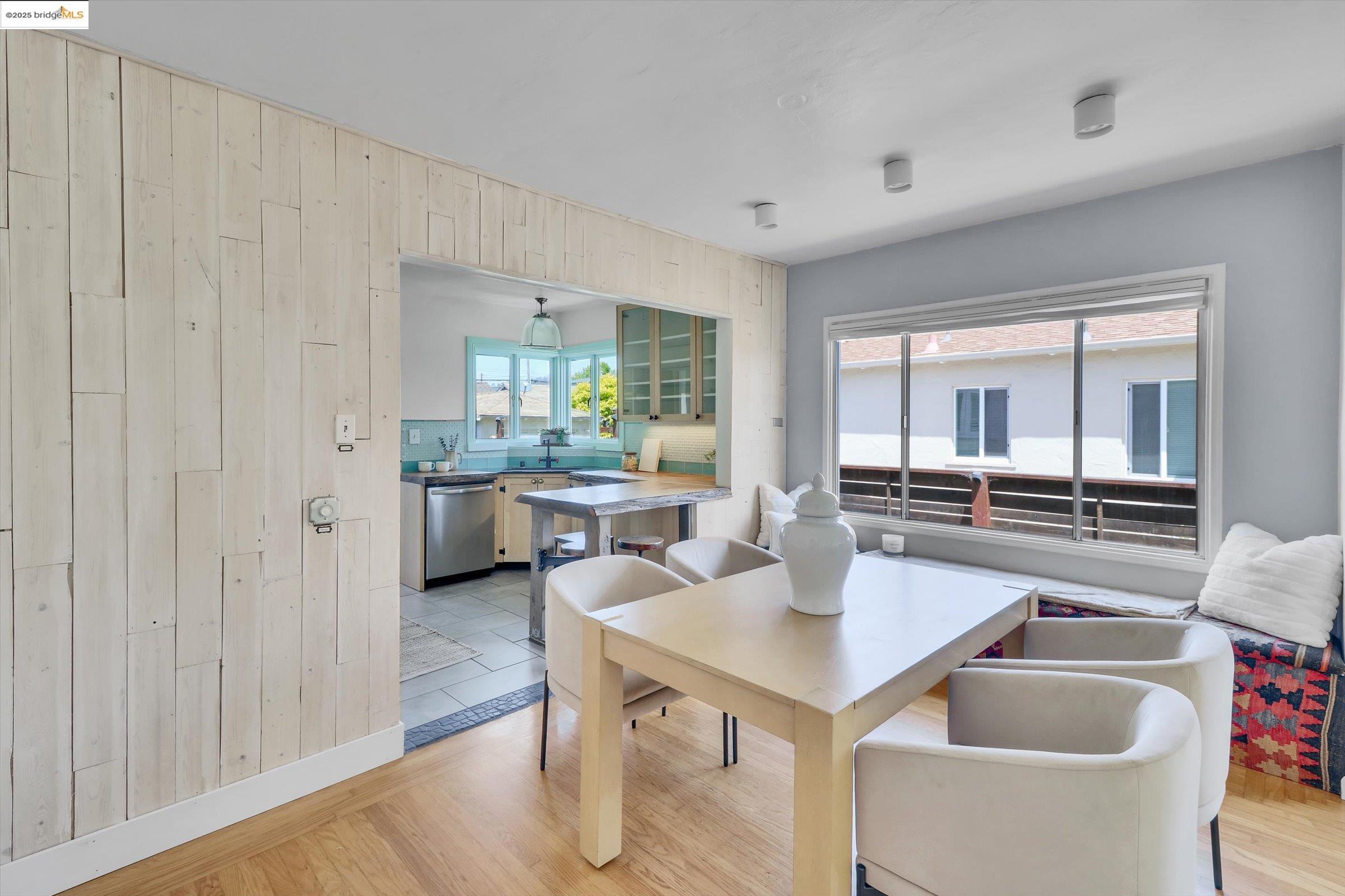 Detail Gallery Image 10 of 50 For 6115 Santa Cruz Ave, Richmond,  CA 94804 - 3 Beds | 1/1 Baths