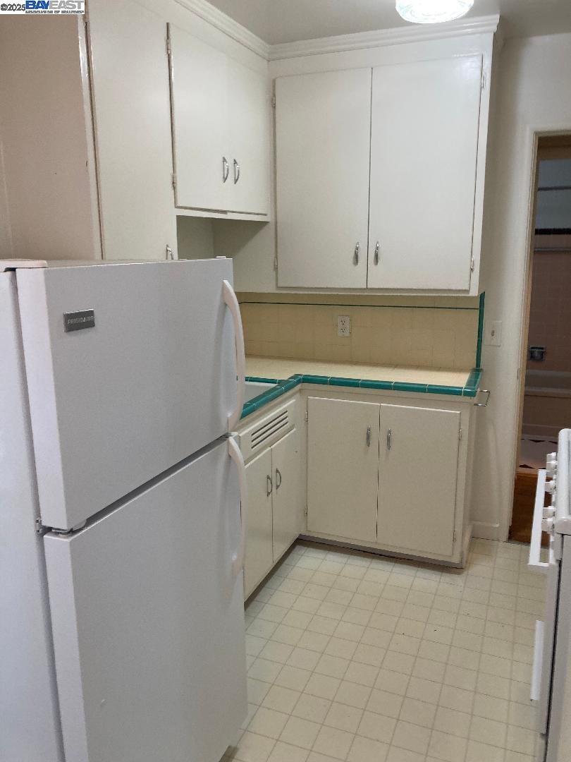 Detail Gallery Image 13 of 19 For 2268 Park Blvd, Oakland,  CA 94606 - – Beds | – Baths
