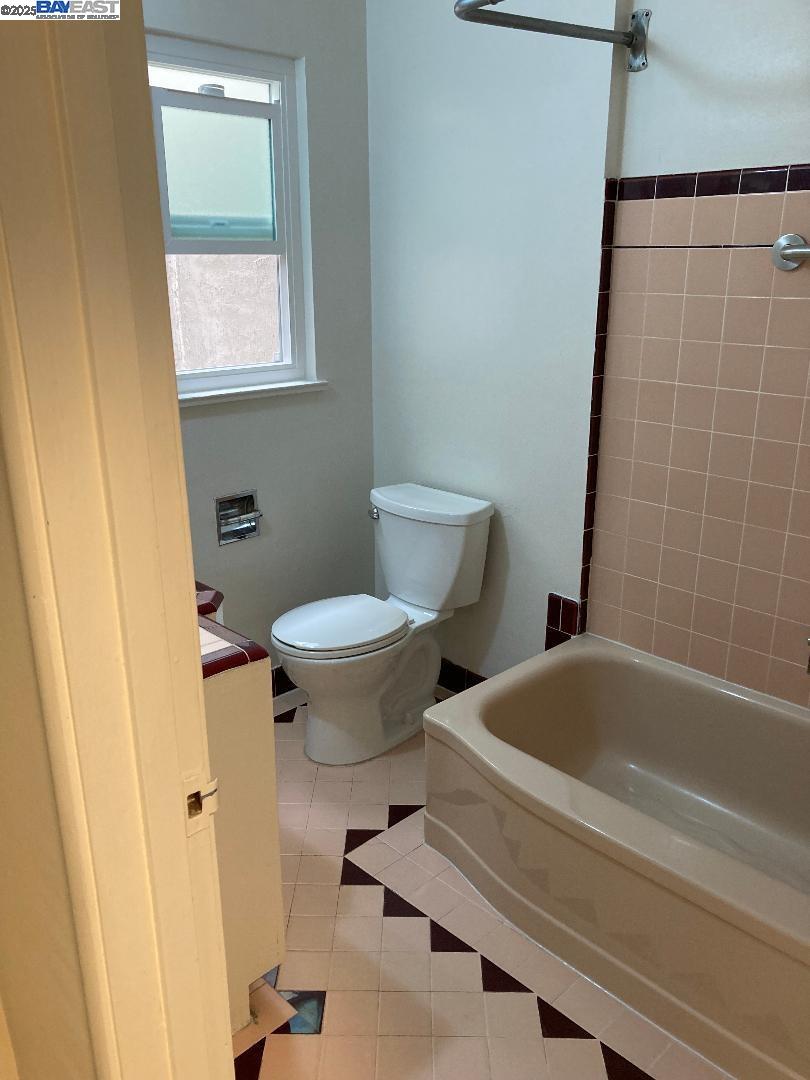 Detail Gallery Image 15 of 19 For 2268 Park Blvd, Oakland,  CA 94606 - – Beds | – Baths
