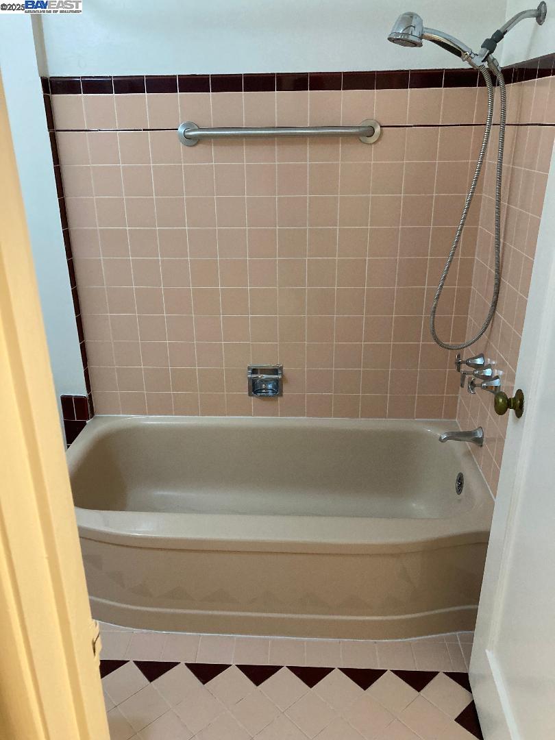 Detail Gallery Image 16 of 19 For 2268 Park Blvd, Oakland,  CA 94606 - – Beds | – Baths