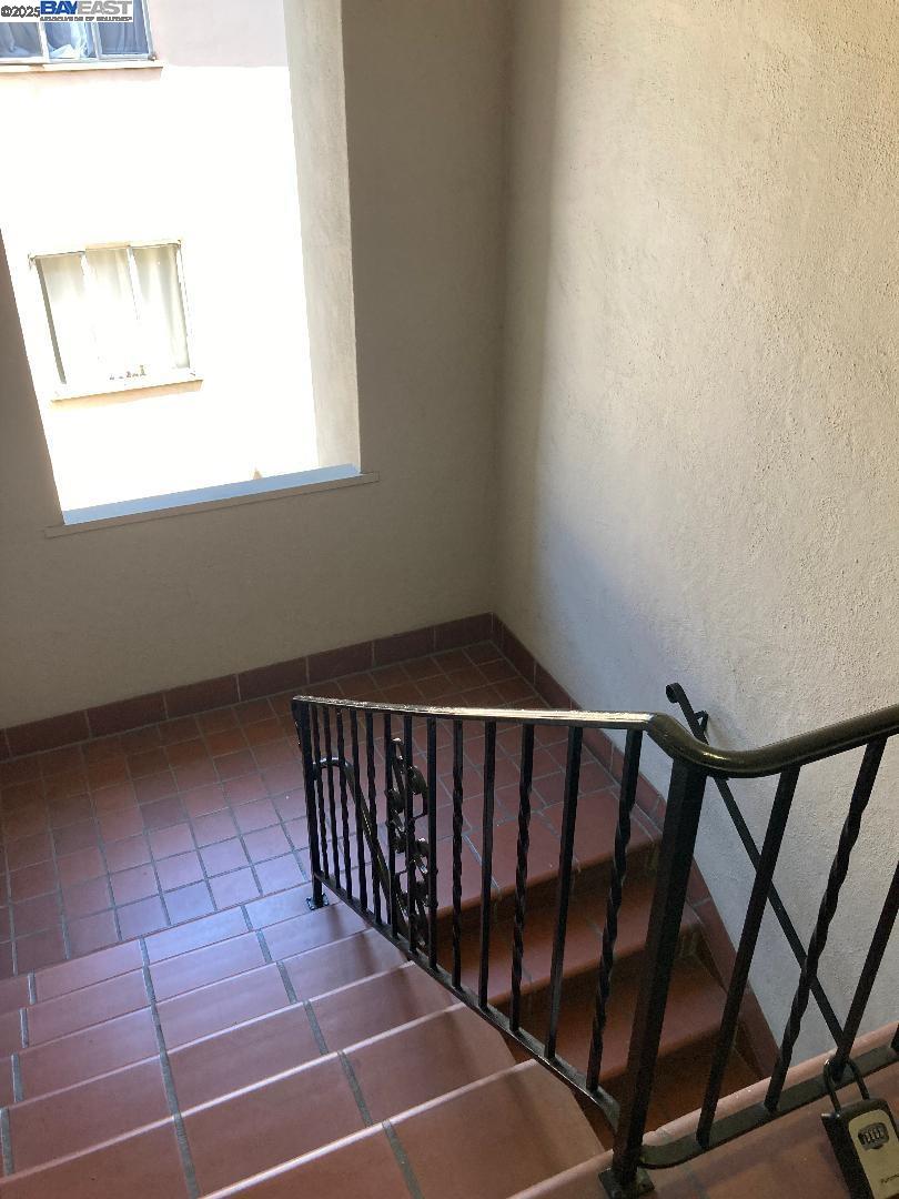 Detail Gallery Image 7 of 19 For 2268 Park Blvd, Oakland,  CA 94606 - – Beds | – Baths