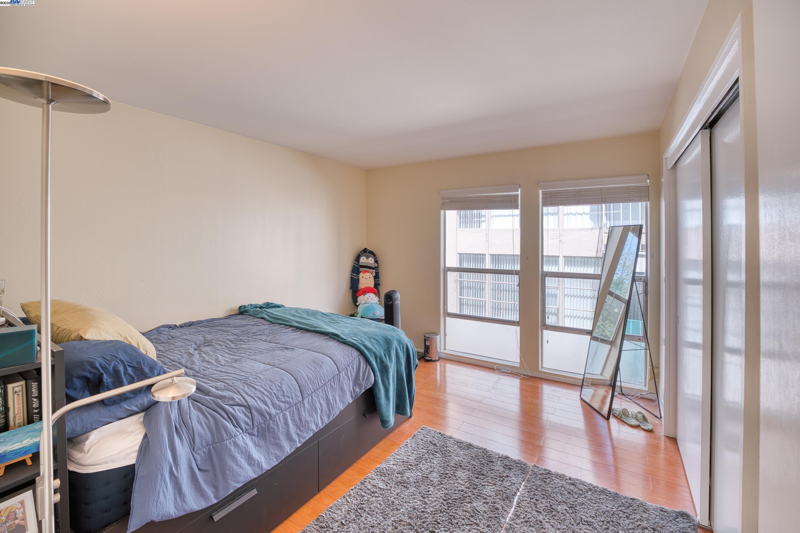 3815 Harrison St # 202, Oakland, California 94611, 1 Bedroom Bedrooms, 5 Rooms Rooms,1 BathroomBathrooms,Residential Lease,For Rent,3815 Harrison St # 202,41095926