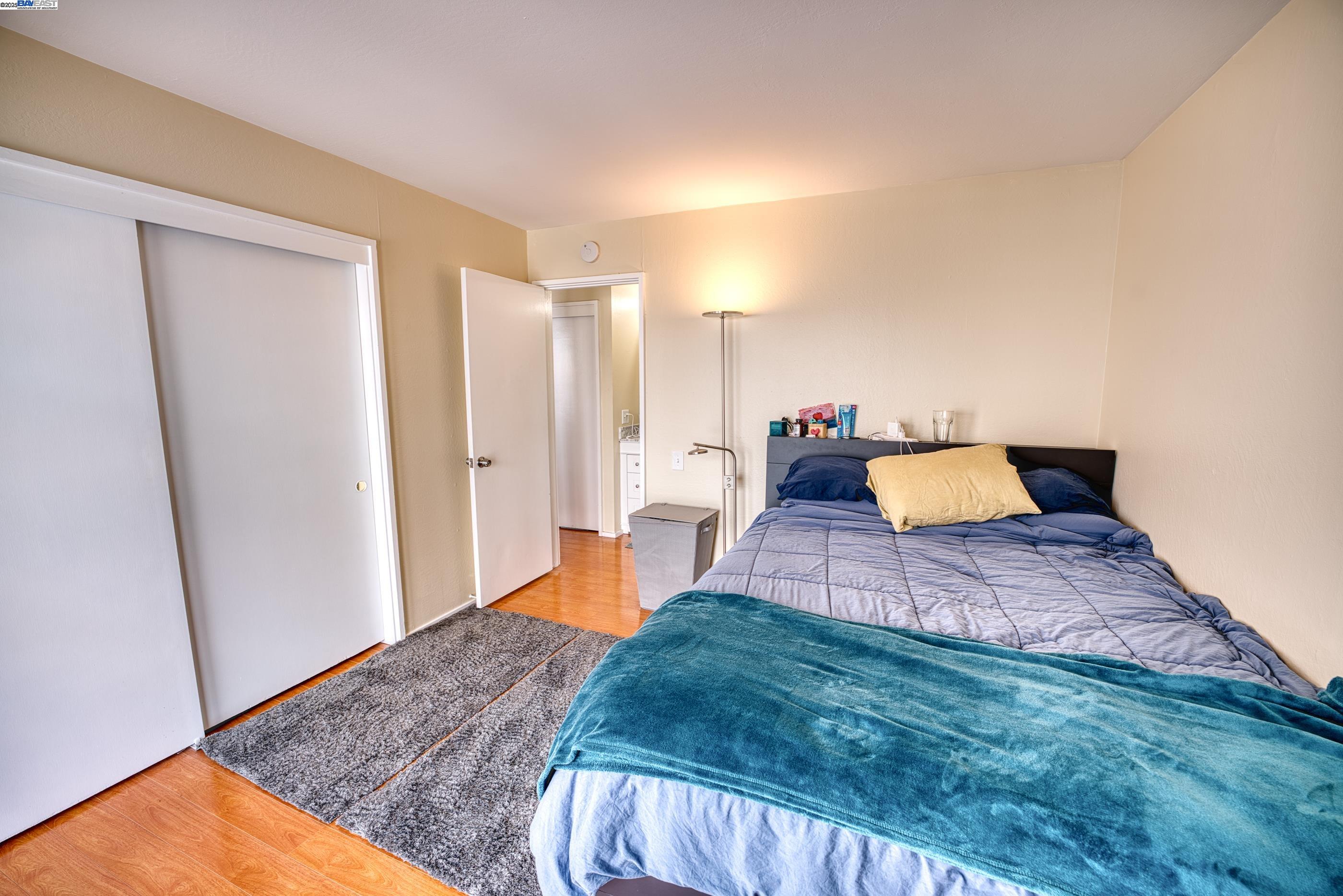 3815 Harrison St # 202, Oakland, California 94611, 1 Bedroom Bedrooms, 5 Rooms Rooms,1 BathroomBathrooms,Residential Lease,For Rent,3815 Harrison St # 202,41095926