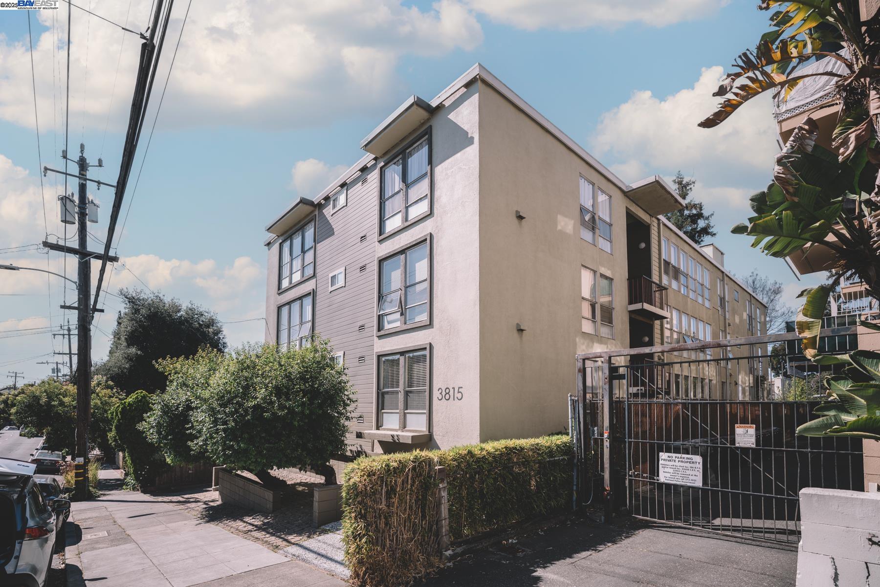 3815 Harrison St # 202, Oakland, California 94611, 1 Bedroom Bedrooms, 5 Rooms Rooms,1 BathroomBathrooms,Residential Lease,For Rent,3815 Harrison St # 202,41095926