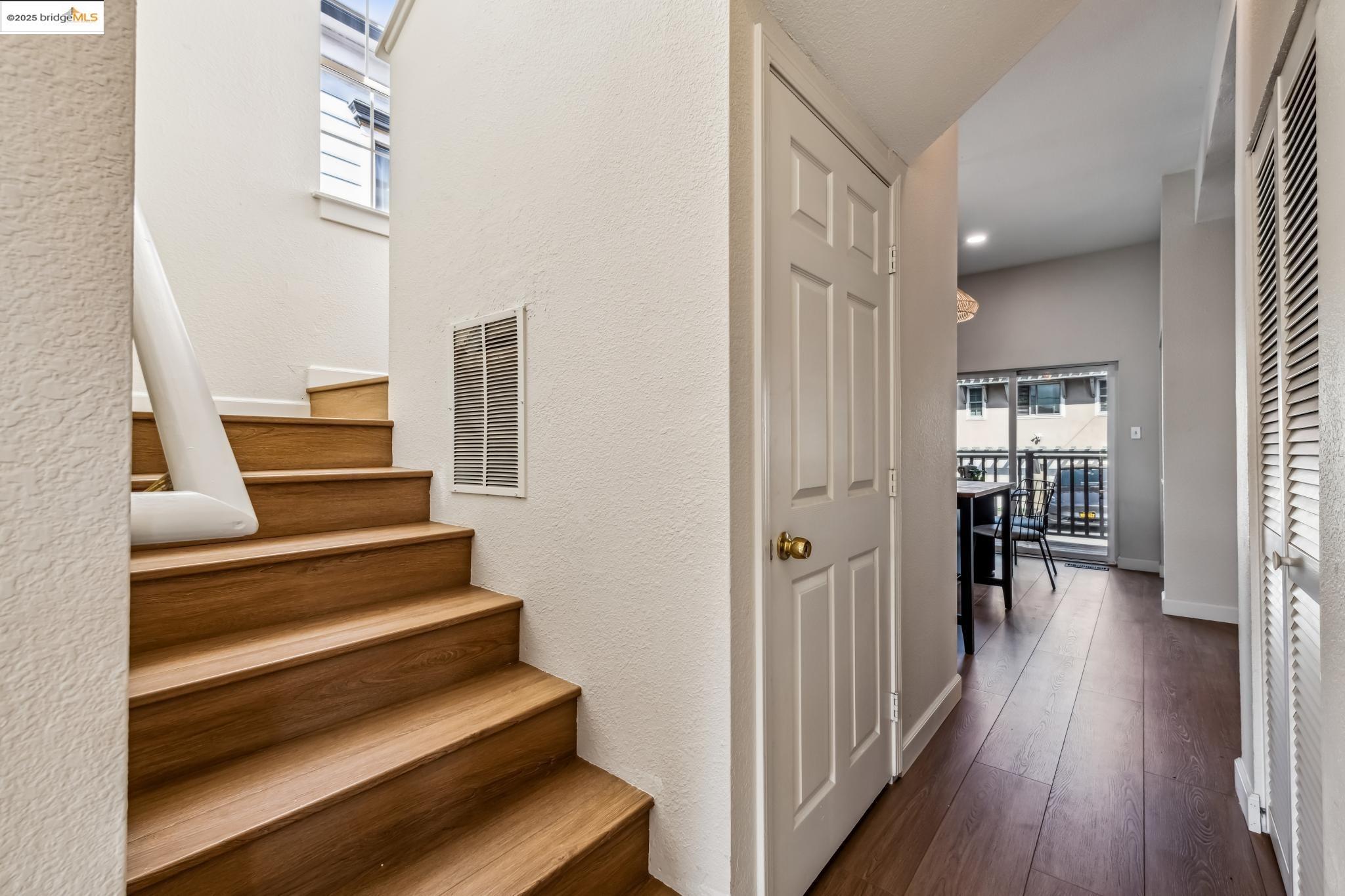 Detail Gallery Image 17 of 29 For 2922 Linden St, Oakland,  CA 94608 - 4 Beds | 2 Baths