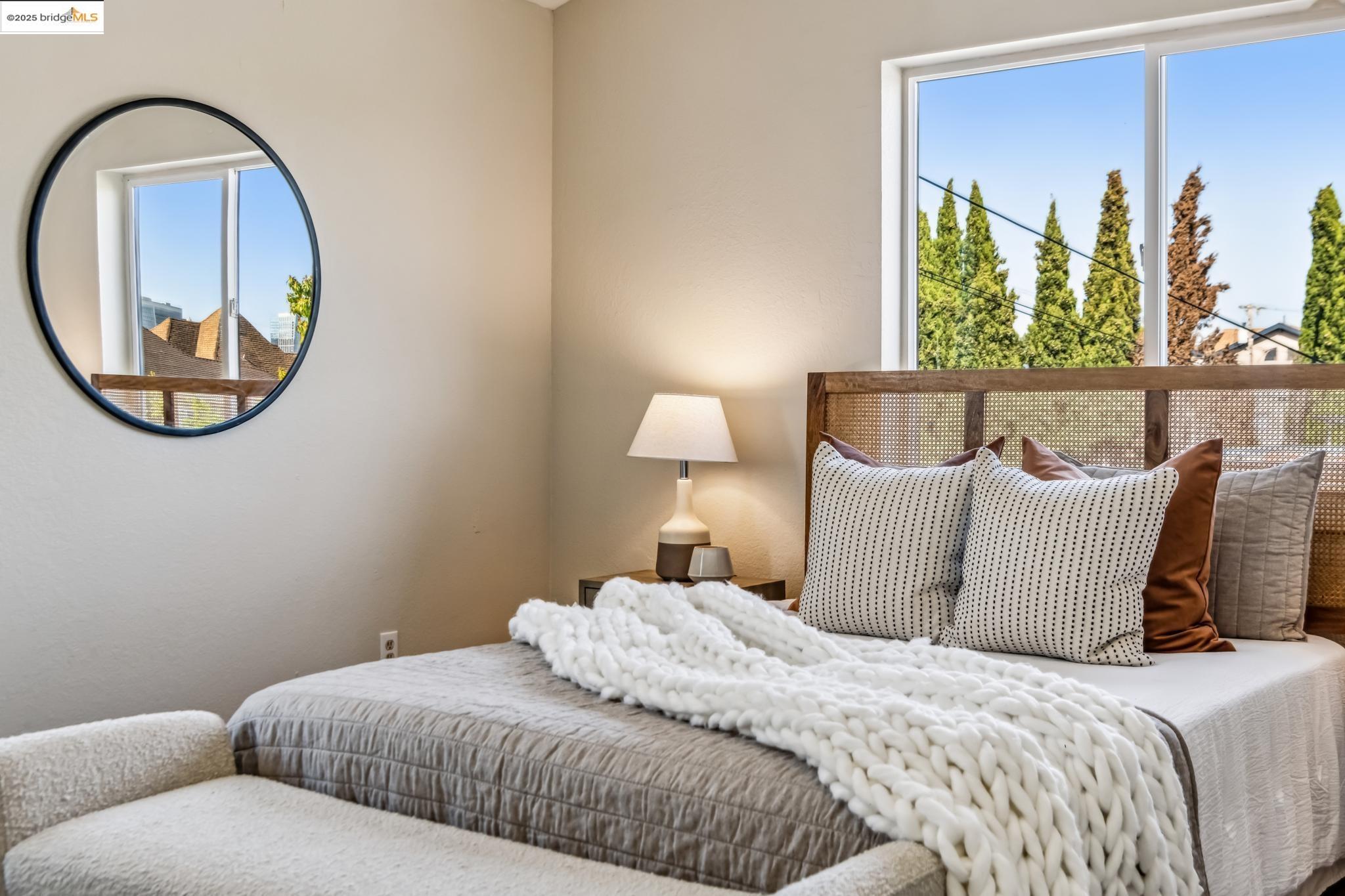 Detail Gallery Image 20 of 29 For 2922 Linden St, Oakland,  CA 94608 - 4 Beds | 2 Baths