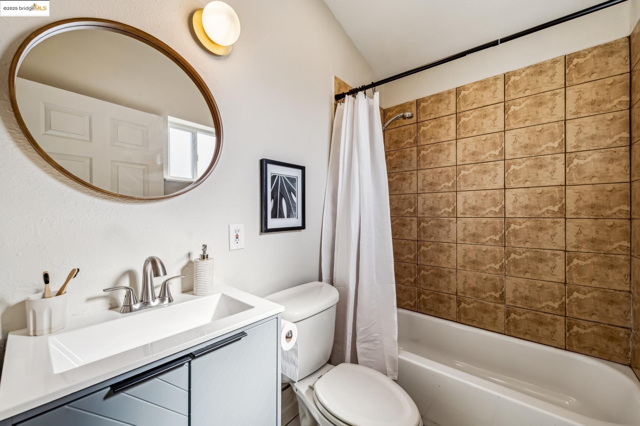 Detail Gallery Image 21 of 29 For 2922 Linden St, Oakland,  CA 94608 - 4 Beds | 2 Baths