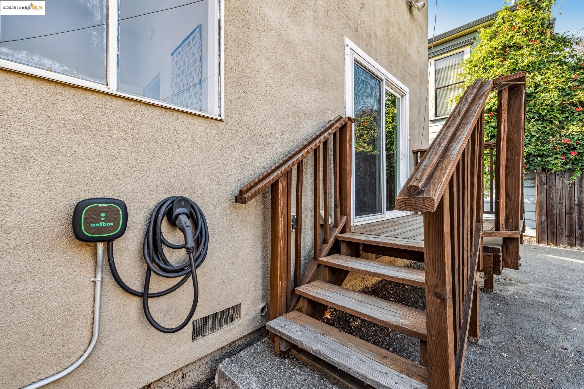 Detail Gallery Image 25 of 29 For 2922 Linden St, Oakland,  CA 94608 - 4 Beds | 2 Baths